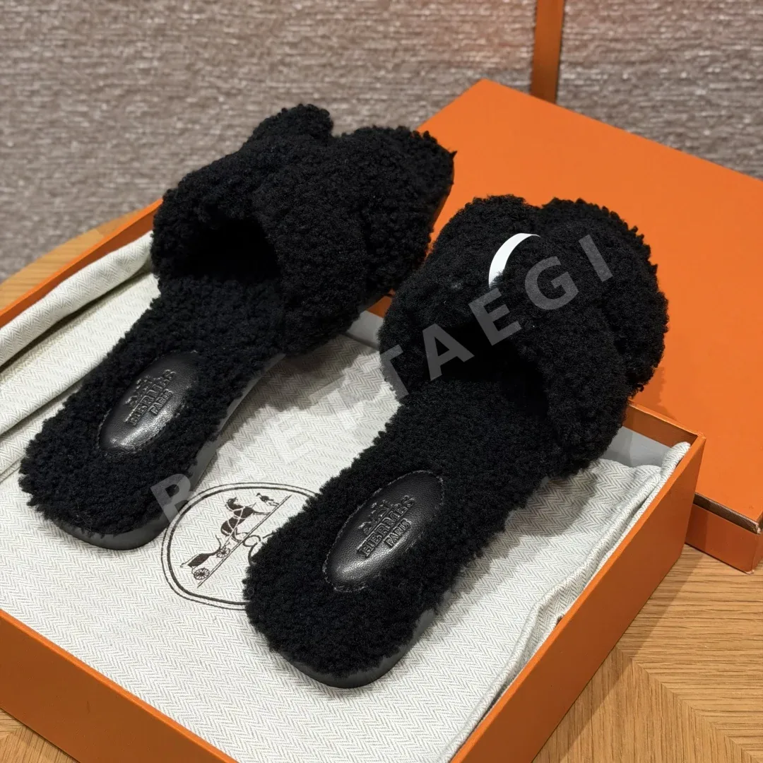 에르메스 오란 샌들 블랙 가죽 H 컷아웃 상세 이미지 3