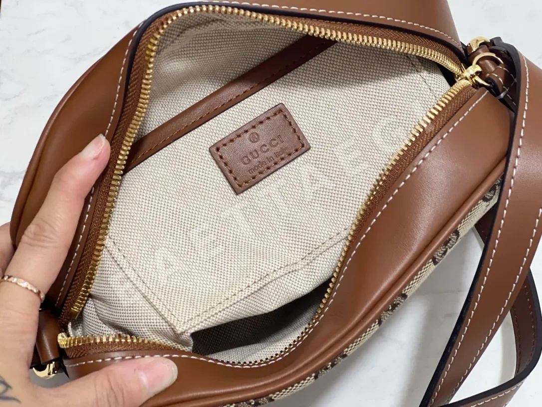 구찌 블론디 미니 카메라백 숄더백 820429 상세 이미지 9