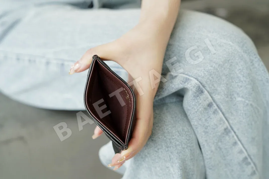 샤넬 클래식 다이아몬드 퀼팅 카드 지갑 상세 이미지 7
