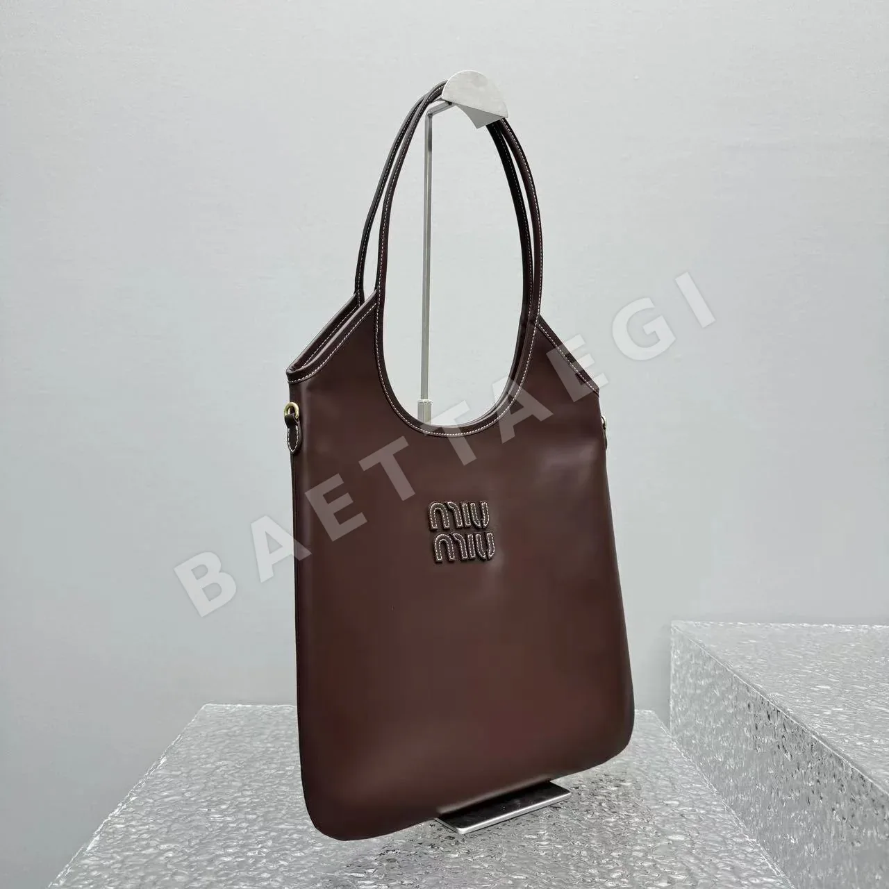 미우미우 초콜릿 토트 숄더백 상세 이미지 3