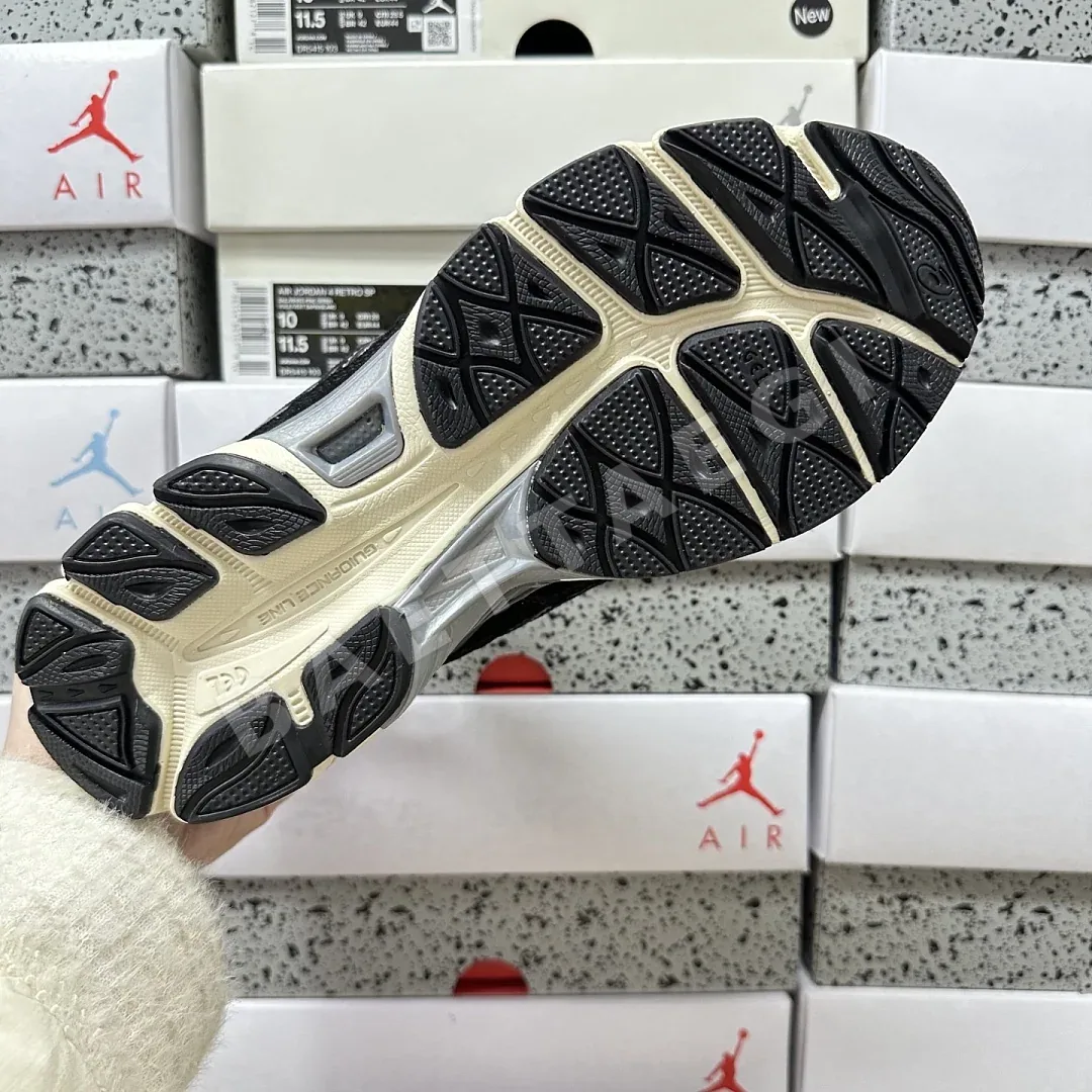 아식스 [WZ] 젤 NYC 1203A739-001 200393 Asics Gel-NYC Black Black 상세 이미지 7