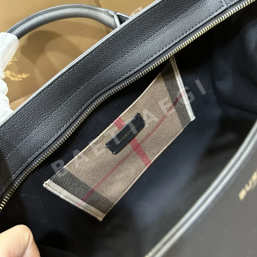 버버리 대형 가방 상세 이미지 8