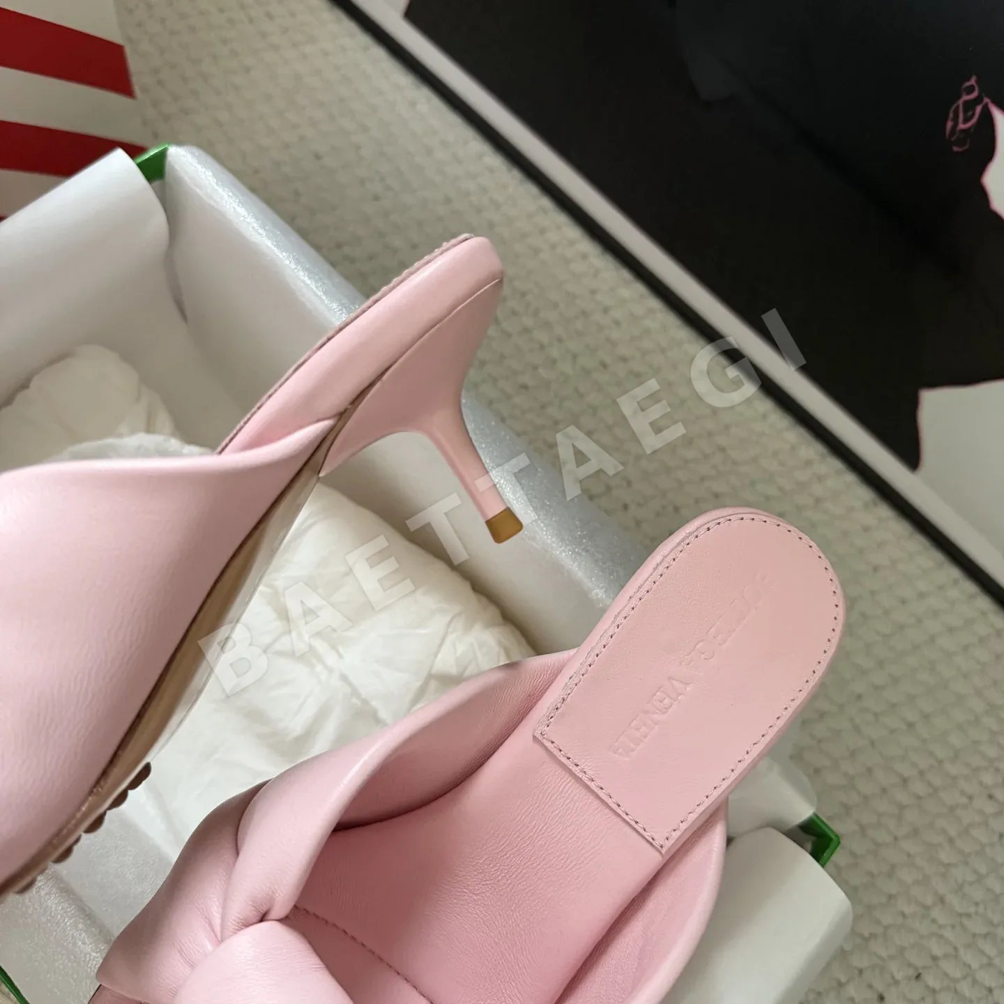 보테가베네타 매듭장식 여성용 뮬 슬리퍼 상세 이미지 4