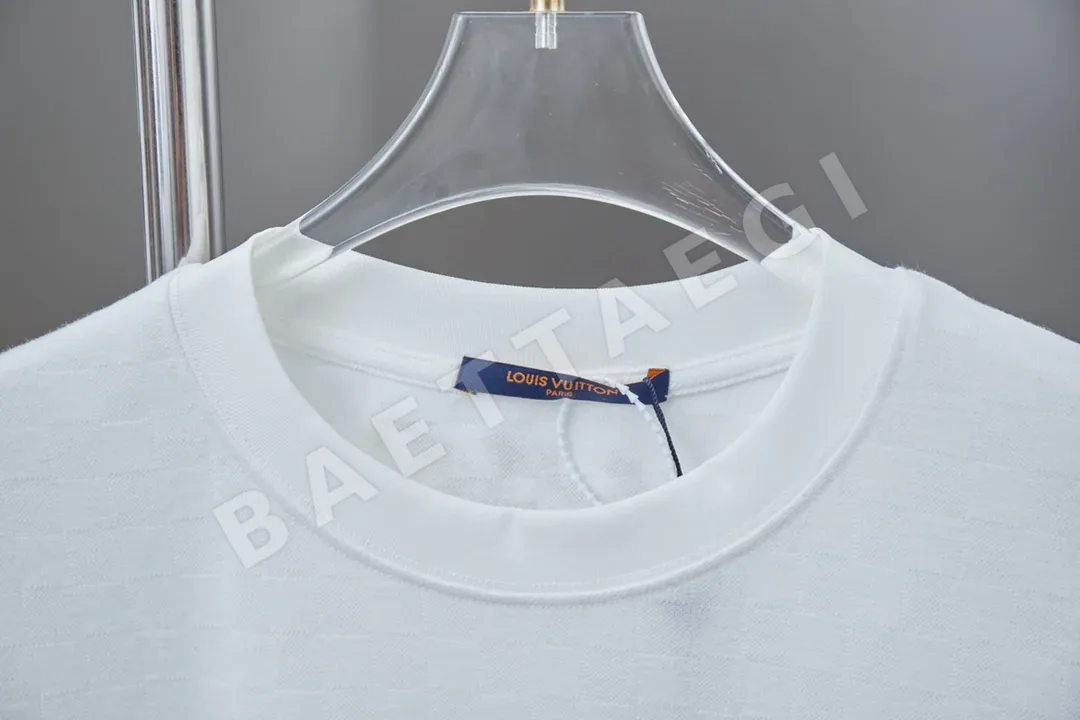 루이비통 체크 패턴 크라운 자수 반팔 남성 티셔츠 상세 이미지 3