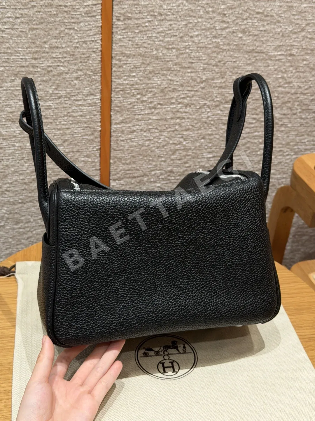 에르메스 린디 26 블랙 가방 상세 이미지 2