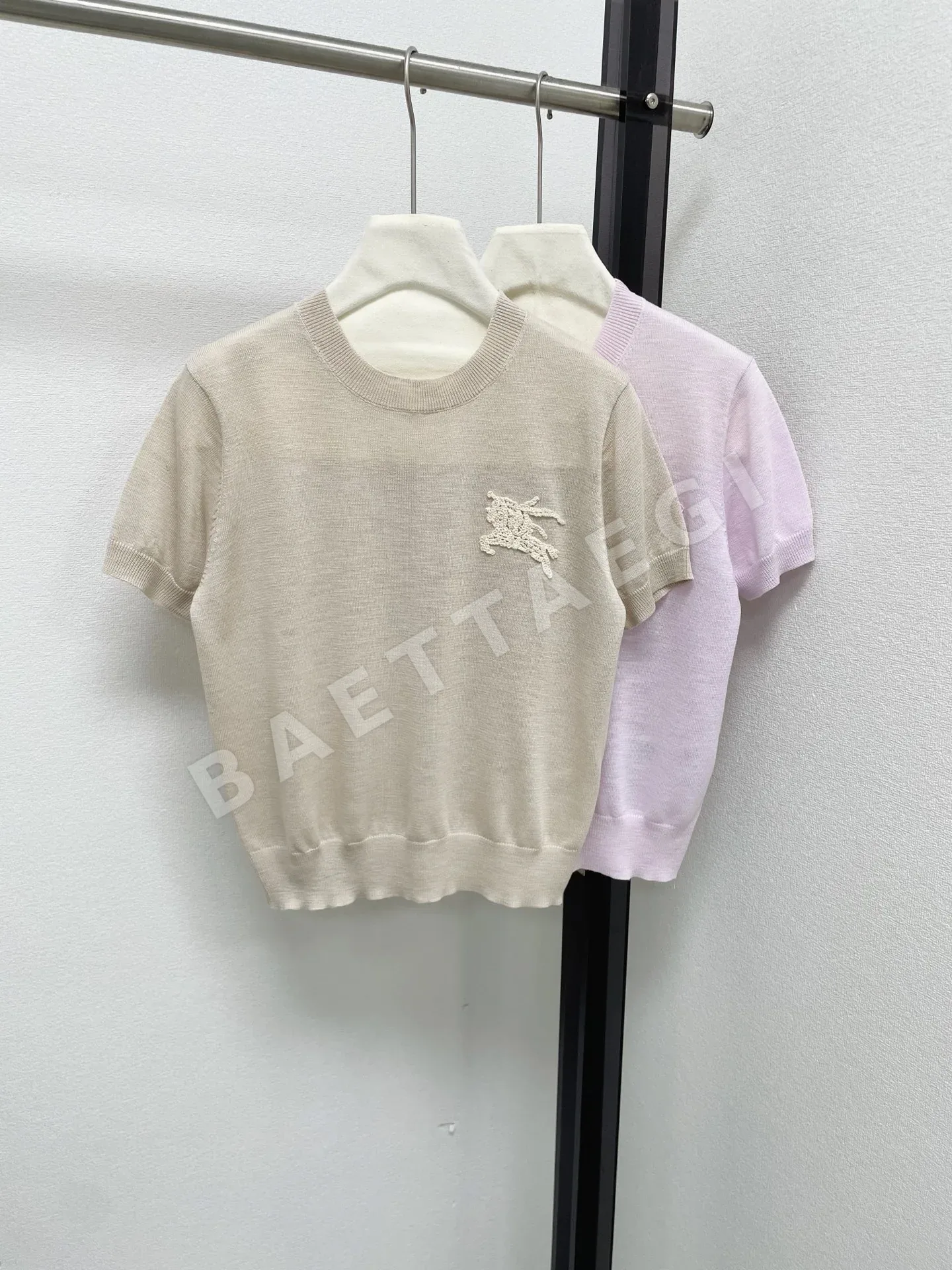 버버리 크루넥 반팔 티셔츠 103070