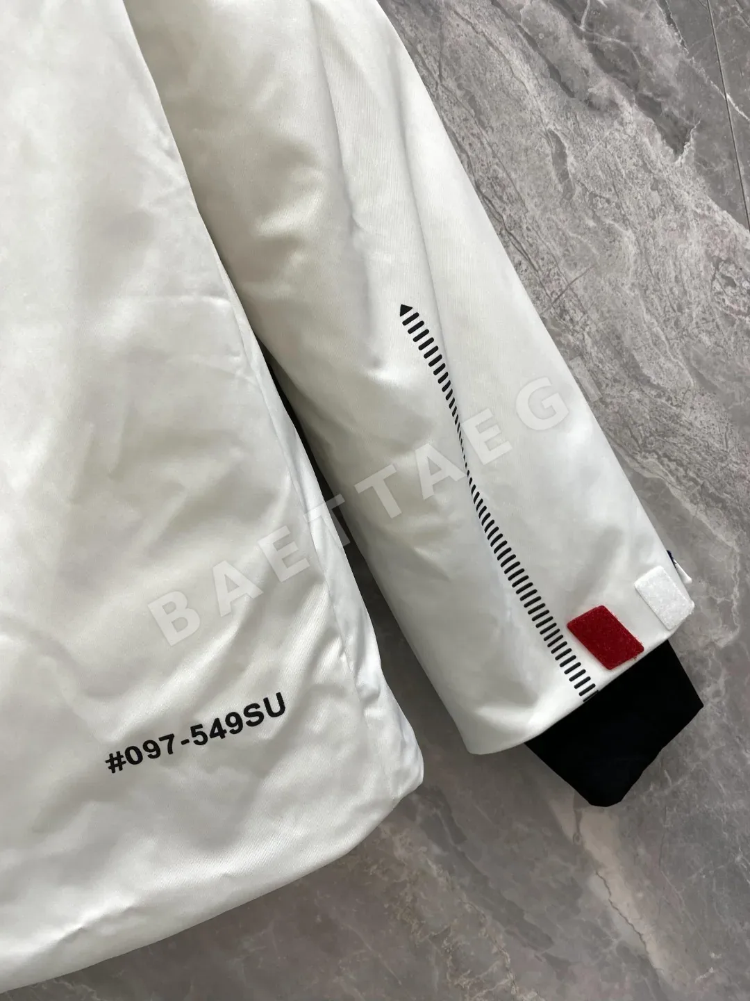 몽클레르 그레노블 벨크로 남성 패딩 재킷 상세 이미지 3