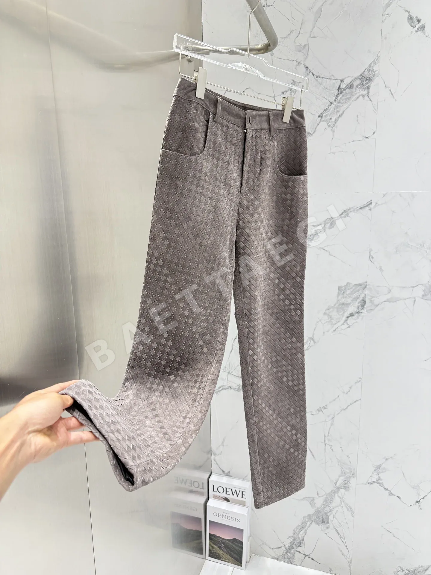 보테가베네타 램스킨 와이드 스트레이트 여성 바지 상세 이미지 3
