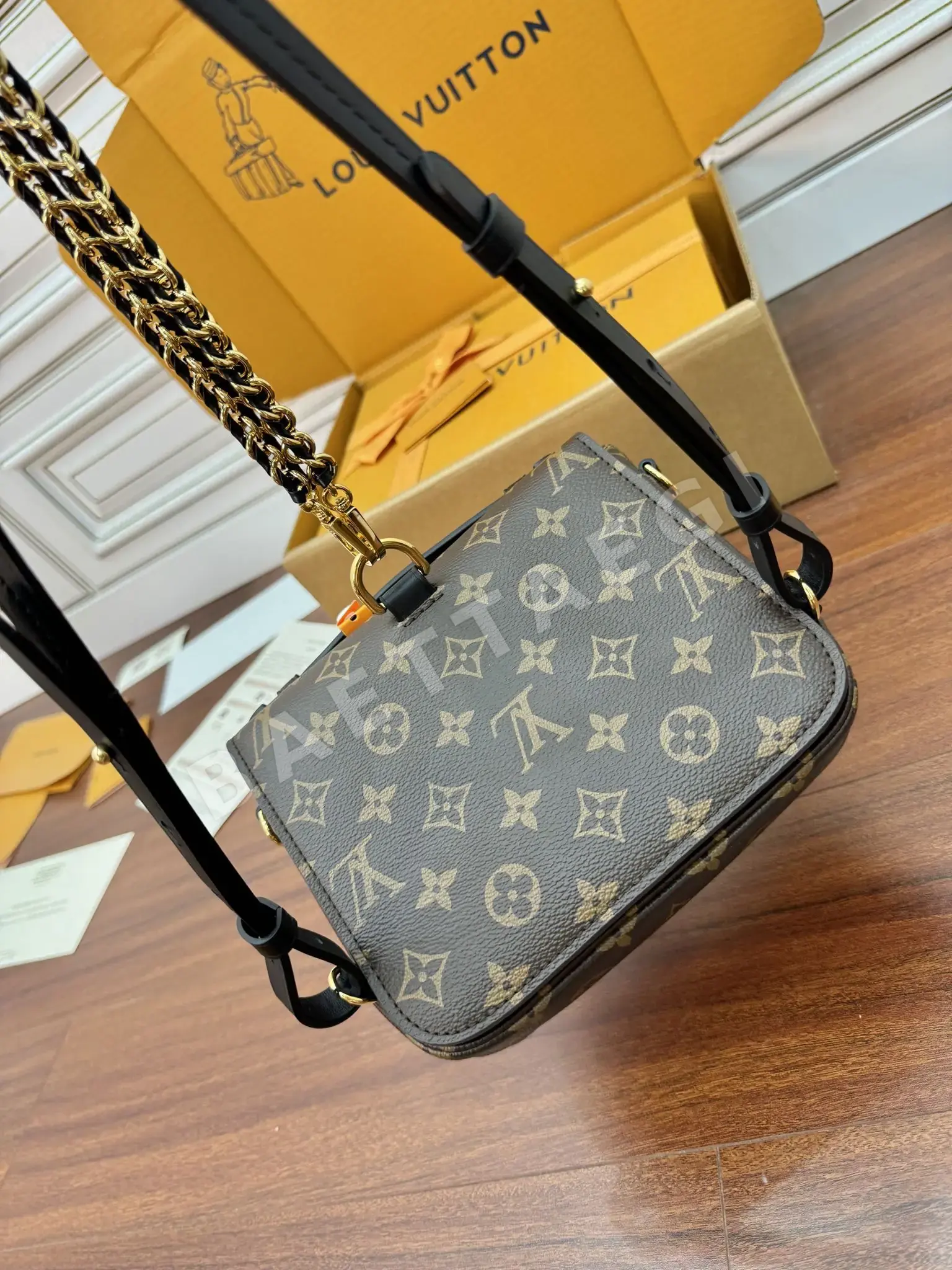 루이비통 M11941 가방 상세 이미지 6
