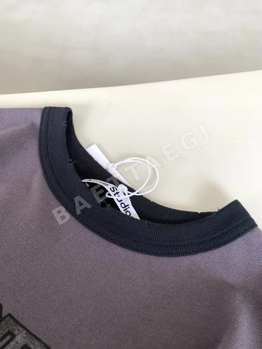 아크네스튜디오 패치워크 레이어드 긴팔 티셔츠 상세 이미지 7