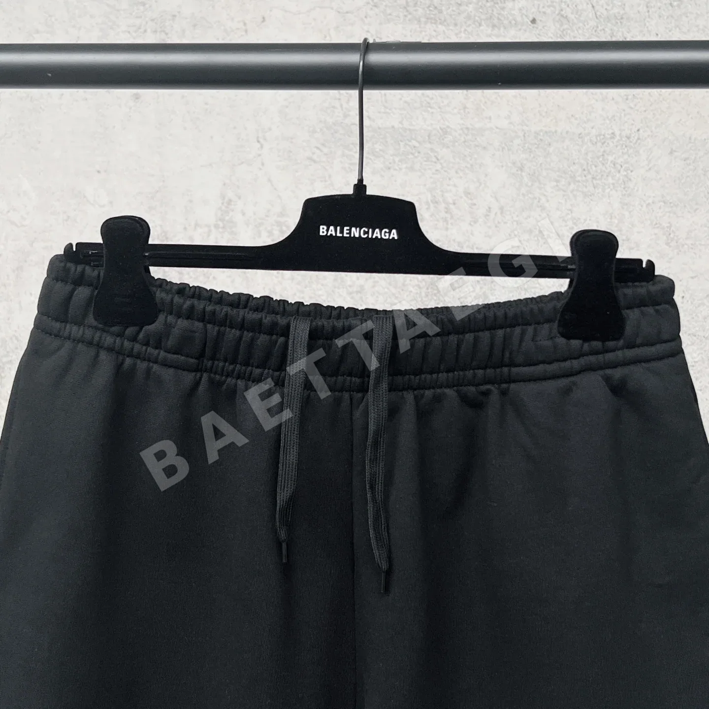 발렌시아가 파리 레터 자수 오버사이즈 여성 바지 상세 이미지 3