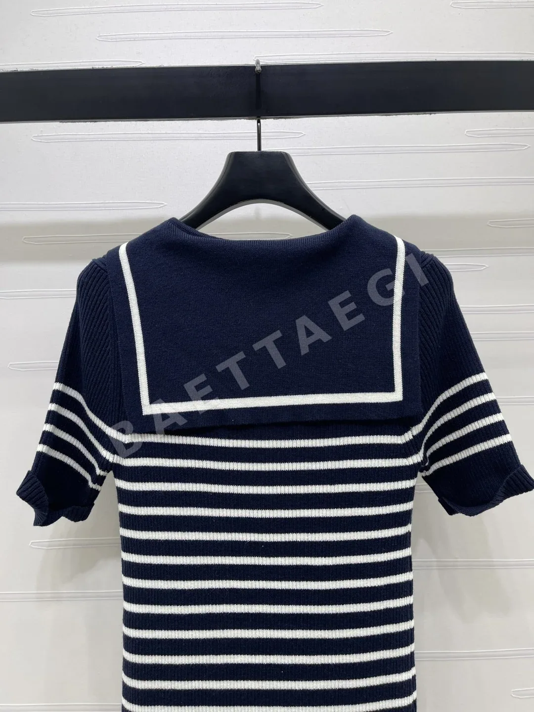 디올 스트라이프 숄 카라 반팔 니트 원피스 상세 이미지 7