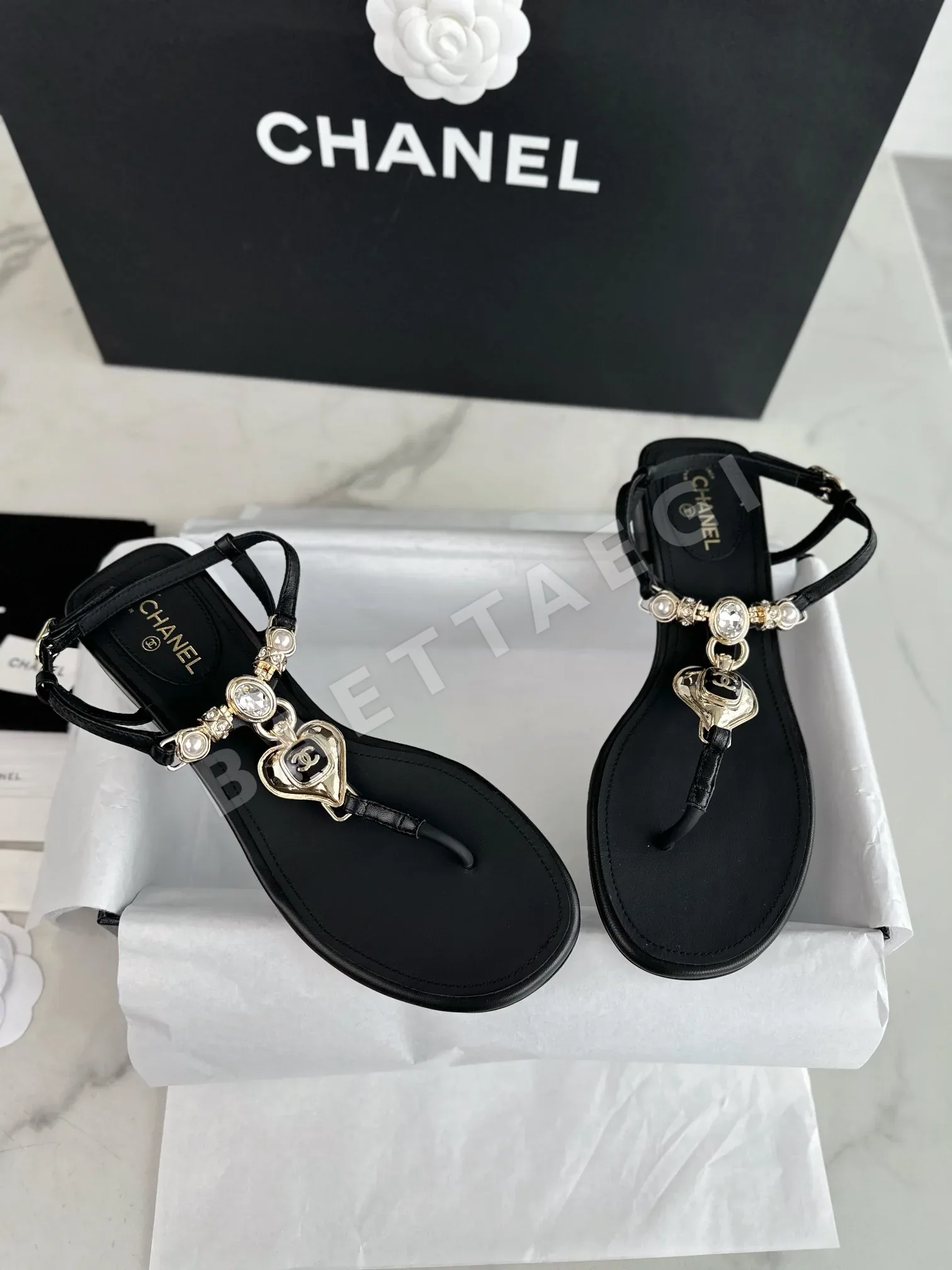 샤넬 하트 진주 버클 블랙 샌들 3261 상세 이미지 2
