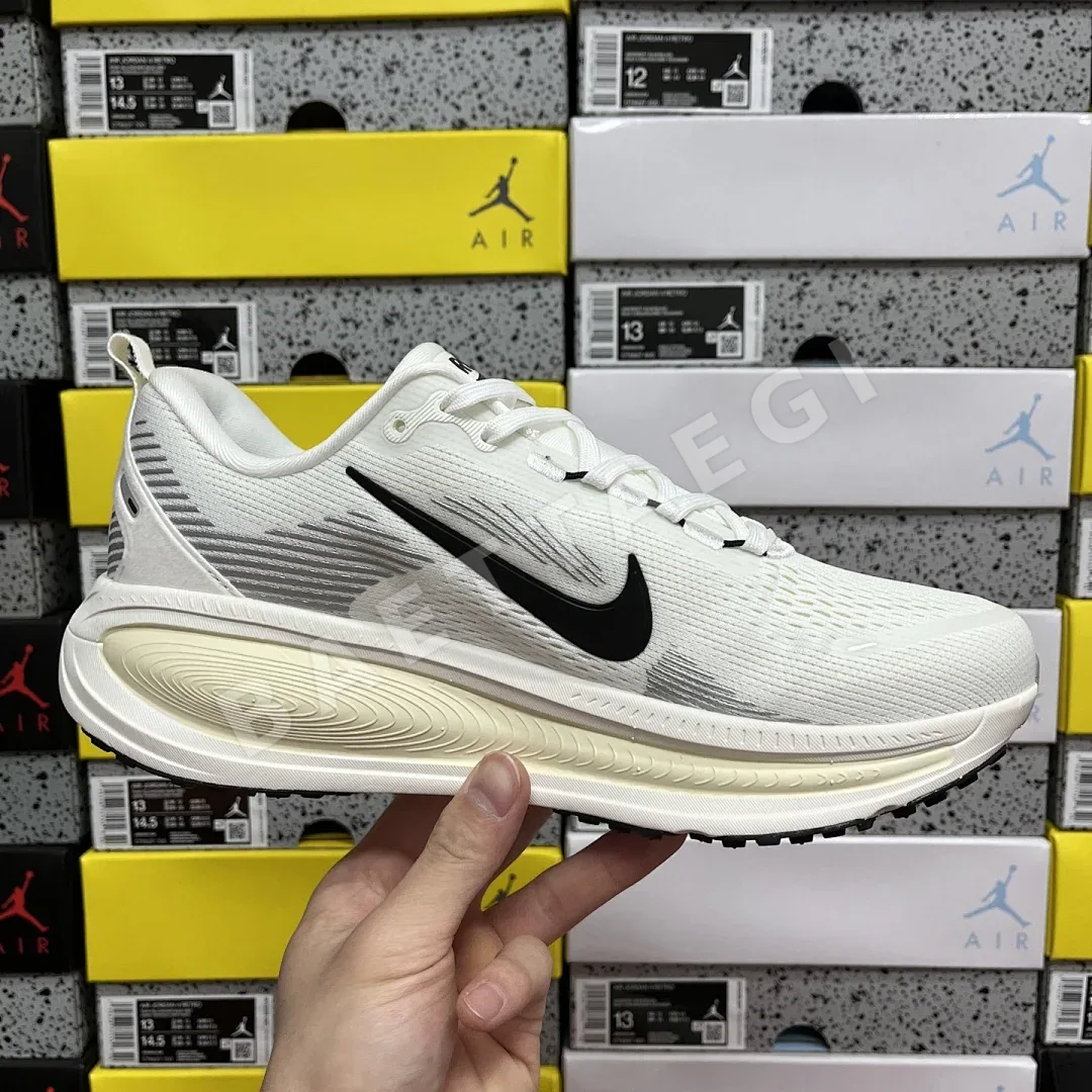 나이키 줌 보메로 18 HM6803-101 201099 Nike Zoom Vomero 18 상세 이미지 4