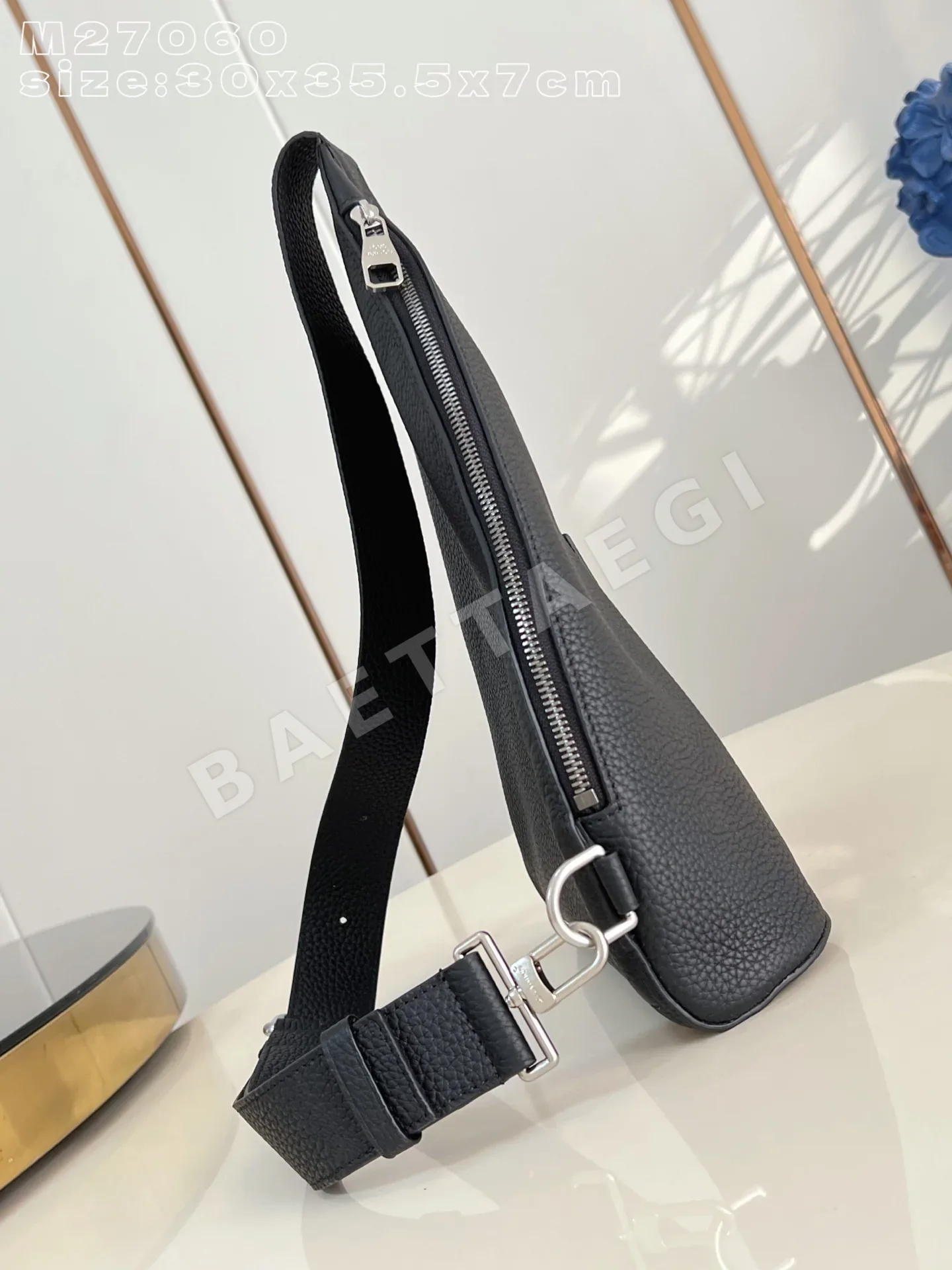루이비통 델타 스웨이드 숄더백 M27060 상세 이미지 4