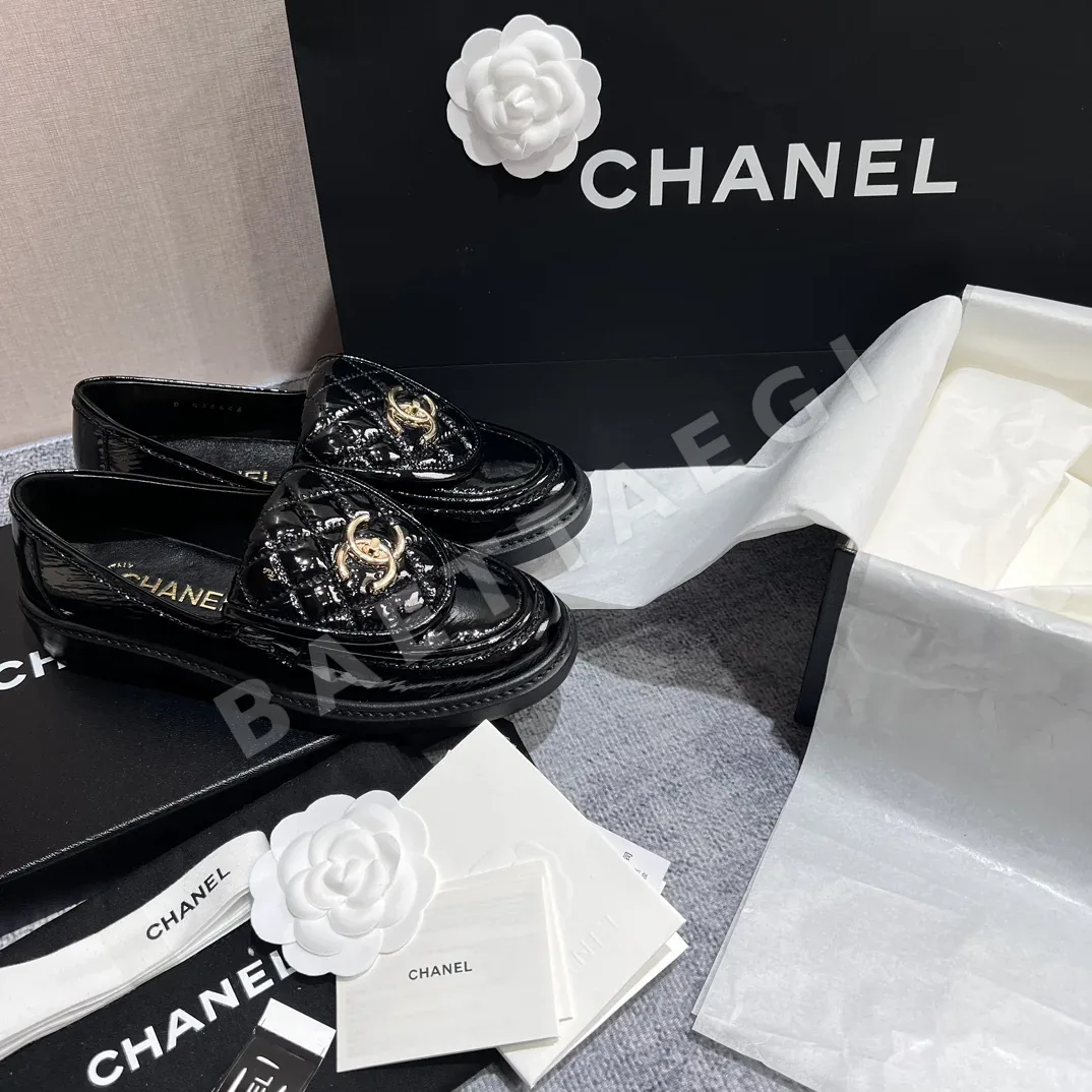 샤넬 클래식 퀼팅 로퍼 94963