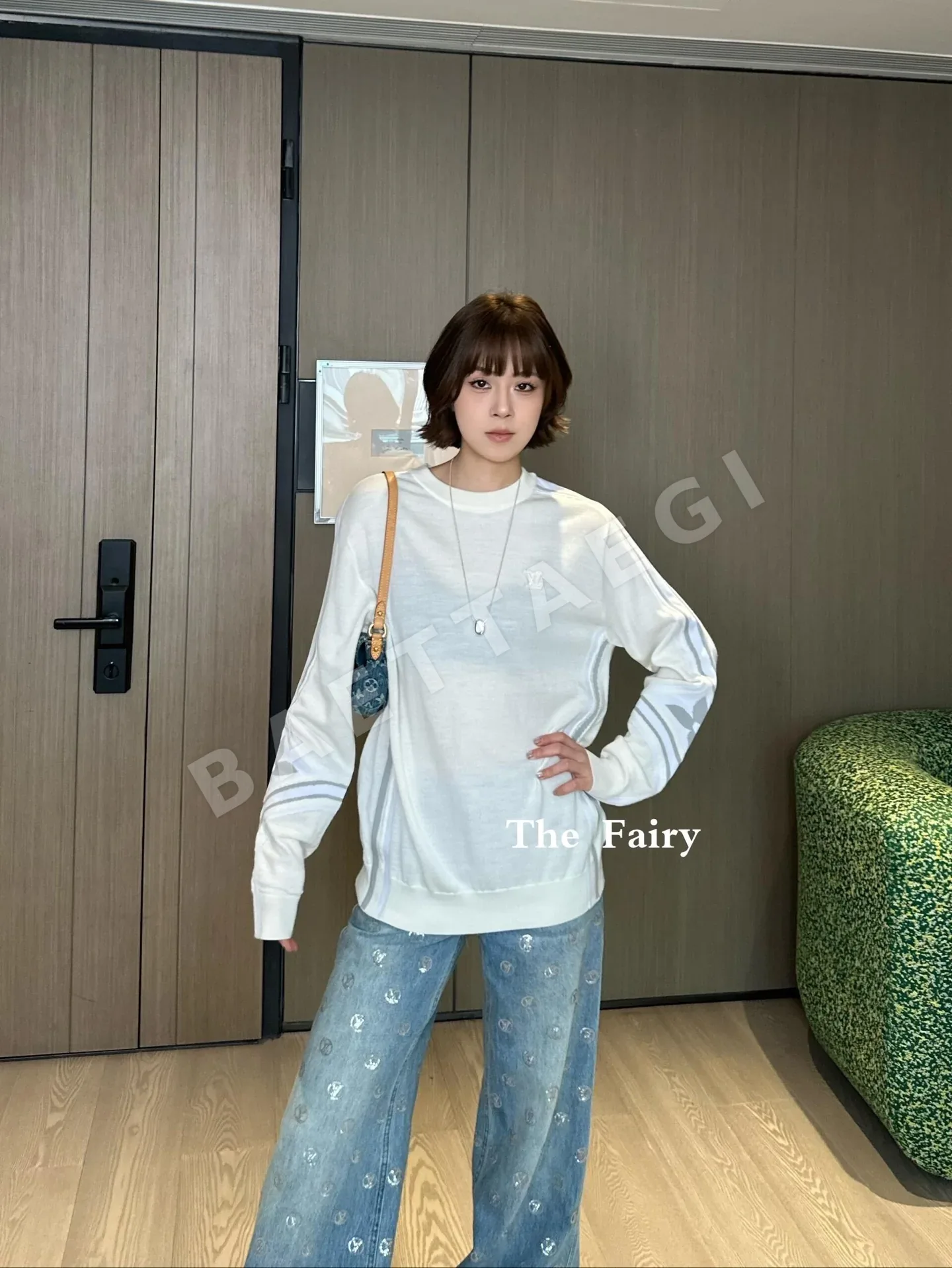 루이비통 LV 엠보스 로고 울 면 니트 상세 이미지 19