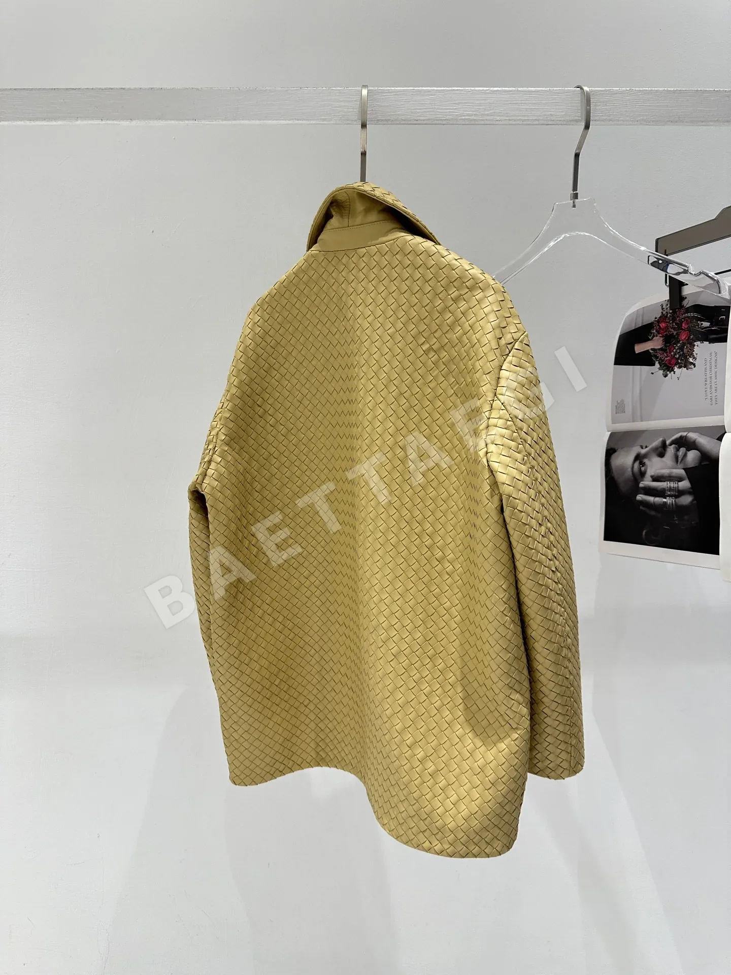 보테가베네타 꼬임 램스킨 여성 자켓 상세 이미지 9