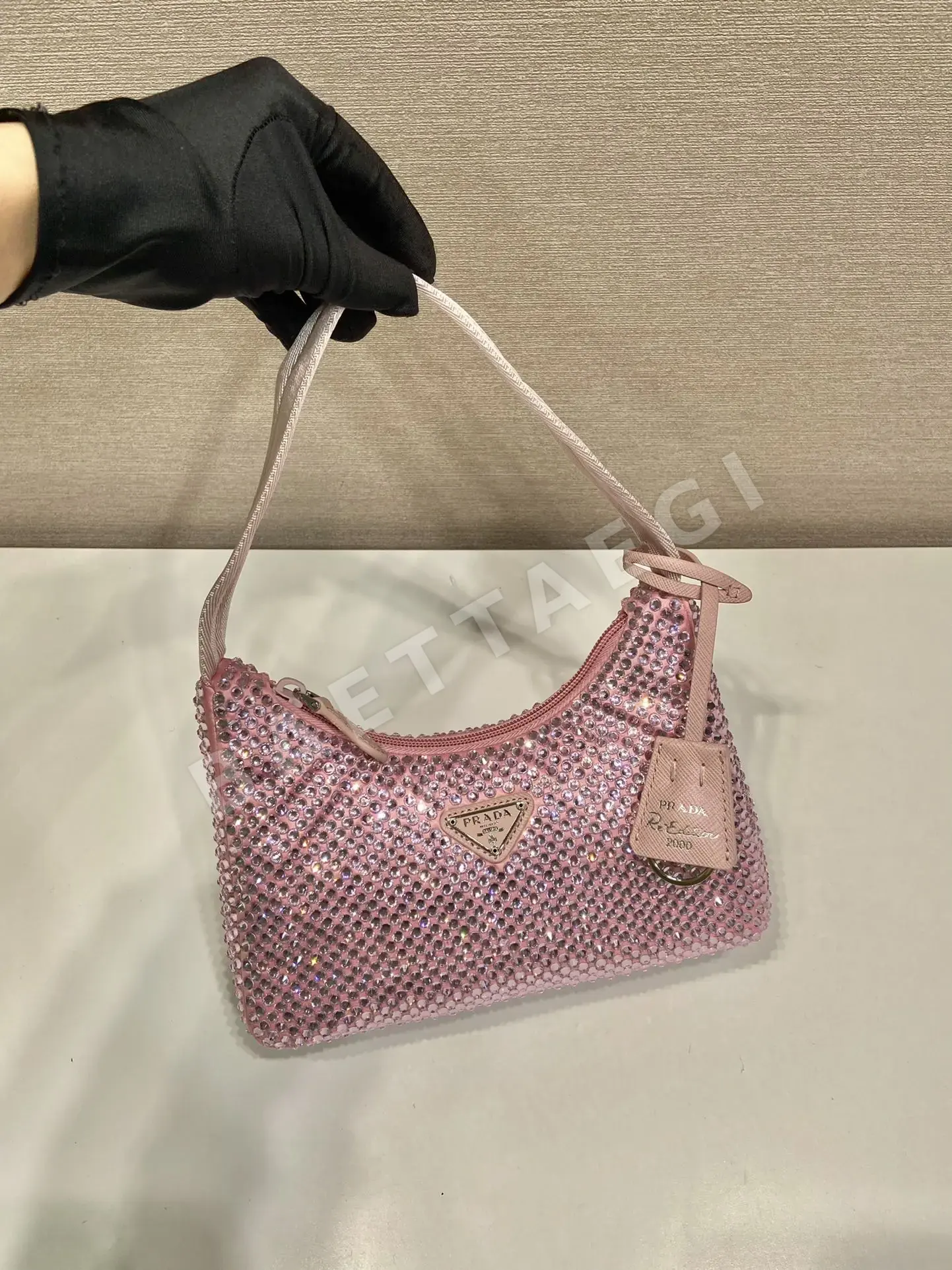 프라다 라인스톤 메시 호보 가방 1NE515 상세 이미지 3