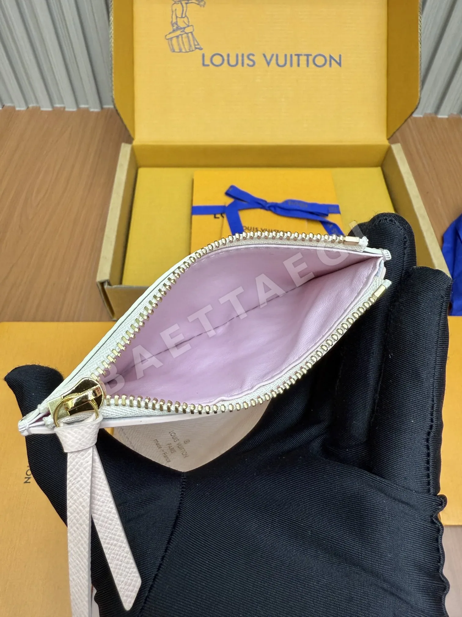 루이비통 올스틸 지갑 상세 이미지 4