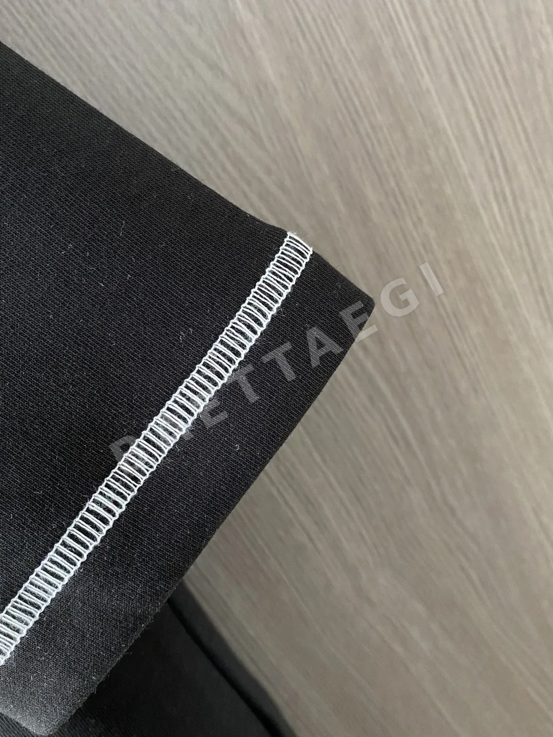 프라다 남성 크루넥 반팔 스웨트셔츠 상세 이미지 5