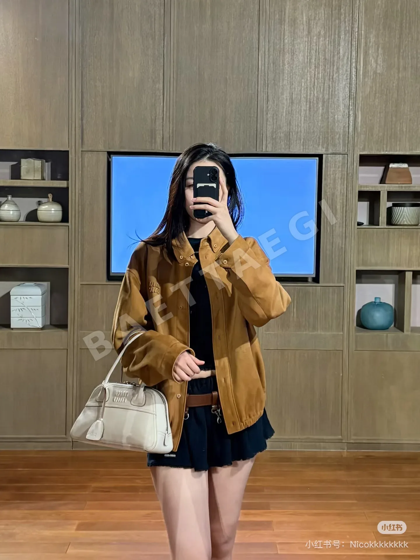 미우미우 스웨이드 야구카라 여성 자켓 상세 이미지 8