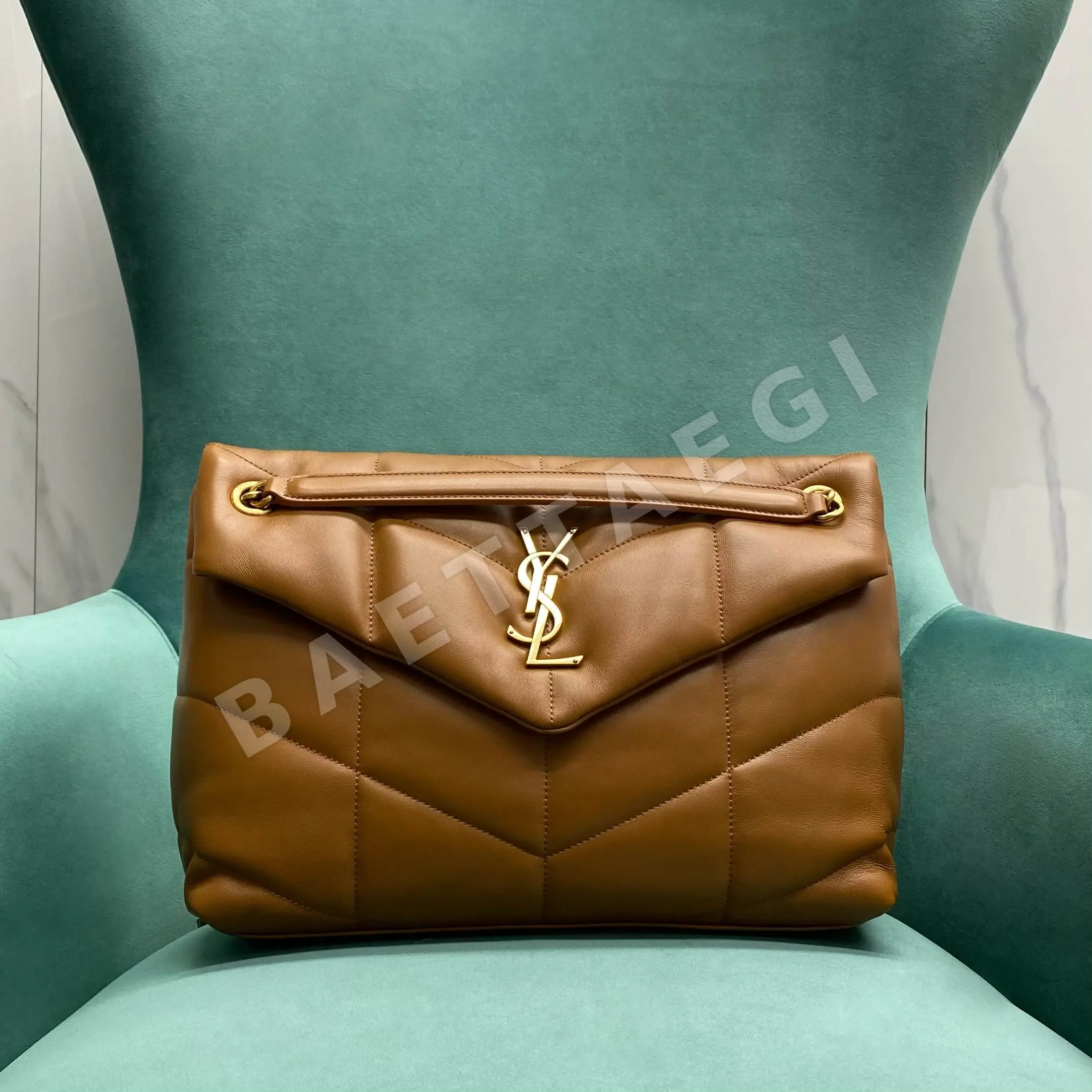 생로랑 LOOLOU PUFFER 램스킨 퀼팅 가방 577475
