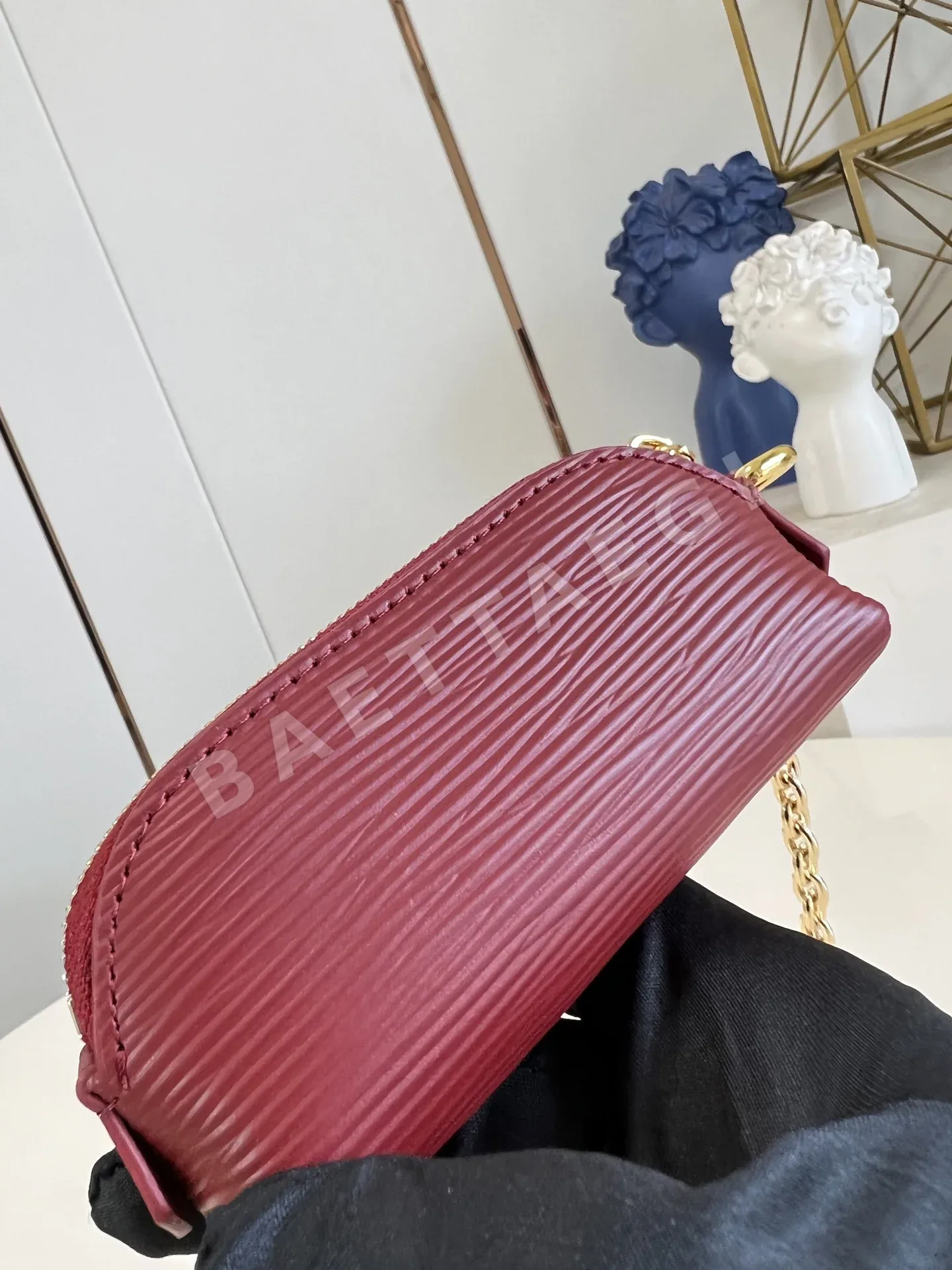루이비통 버건디 미니 메이크업 파우치 M25685 상세 이미지 4