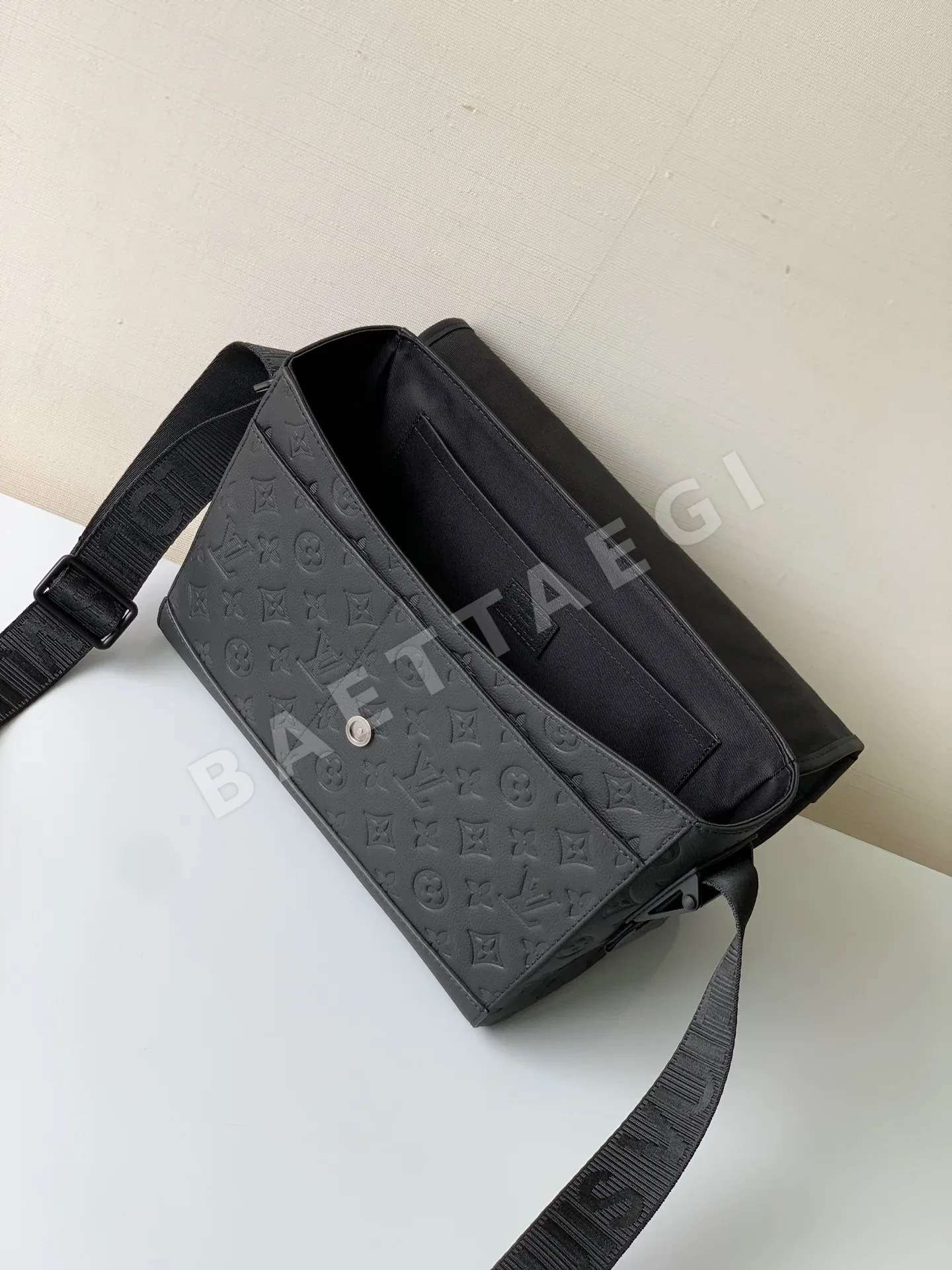 루이비통 쿠리어 메신저 가방 M28781 상세 이미지 5