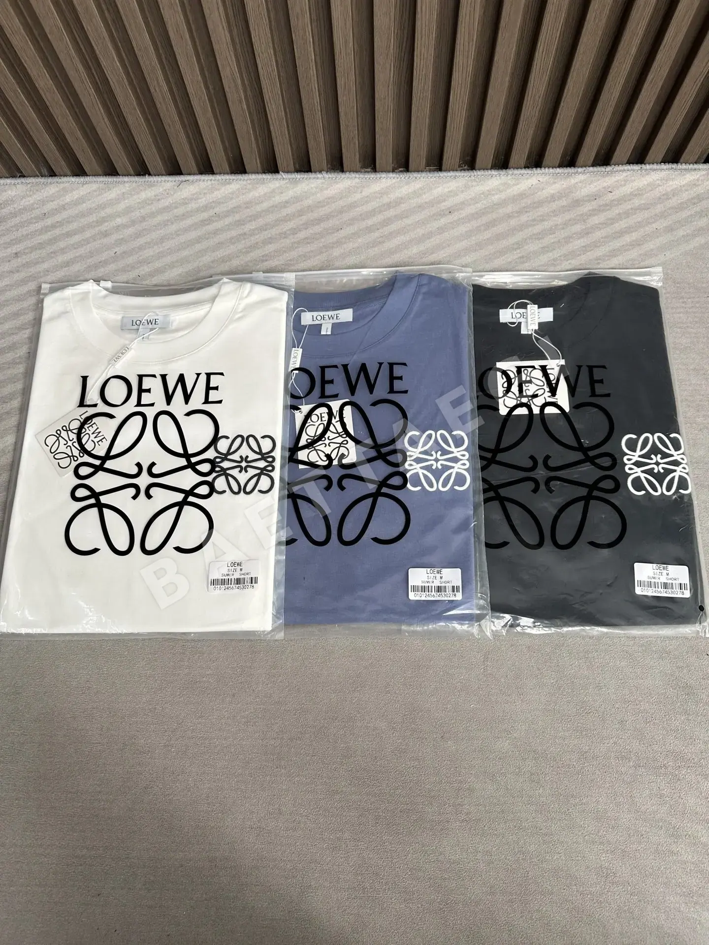 로에베 자수 브랜드 레터링 크루넥 반팔 티셔츠 P220