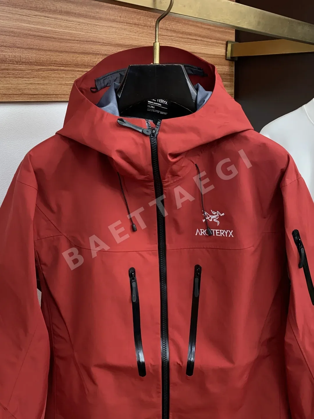 아크테릭스 알파 SV GORE-TEX 프로 남성 자켓 상세 이미지 2