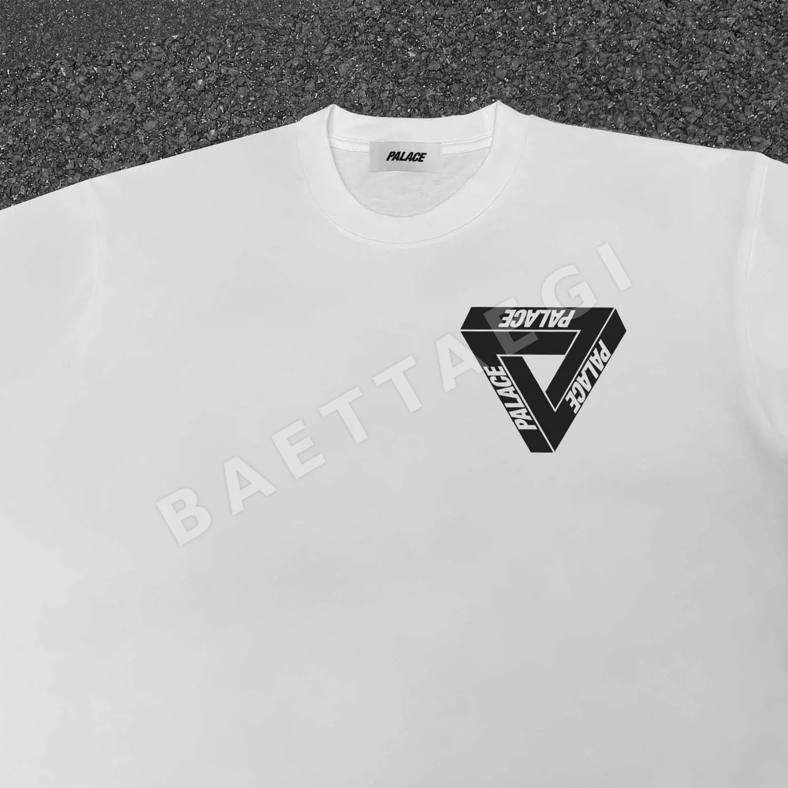 팔라스 역삼각형 프린트 반팔 티셔츠 상세 이미지 7