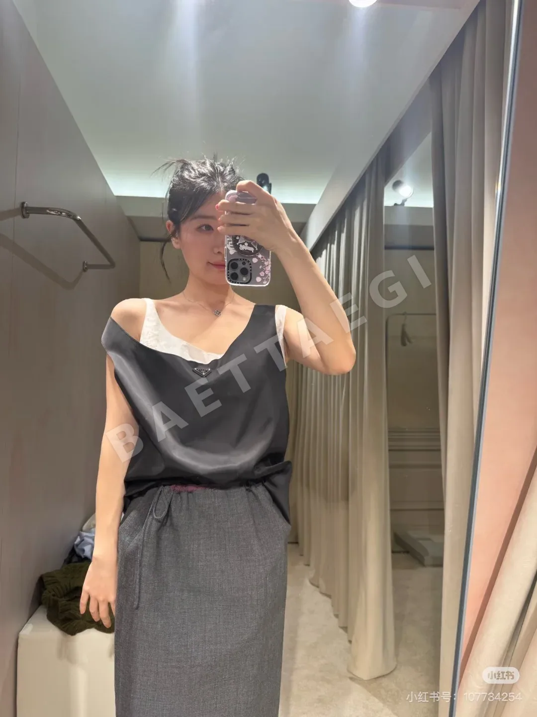 프라다 친환경 리사이클 나일론 여성 반팔 티셔츠 상세 이미지 7