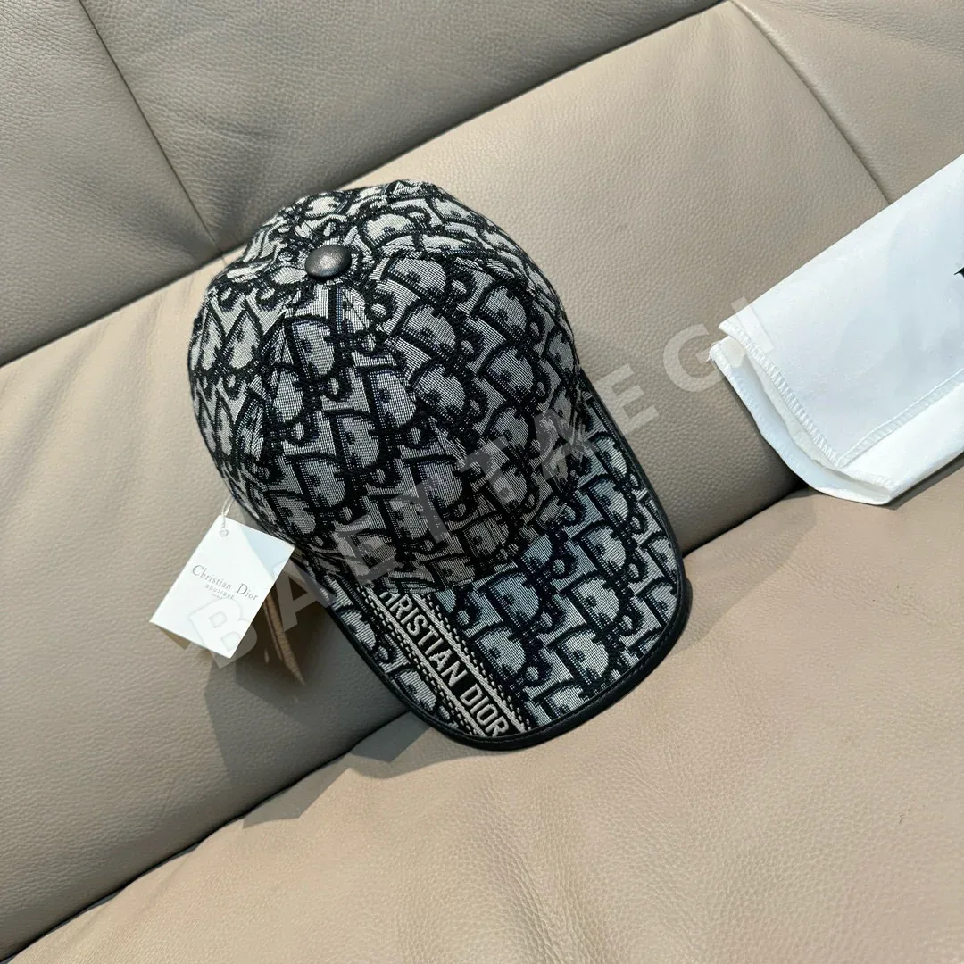 디올 모노그램 베이스볼 모자 133682