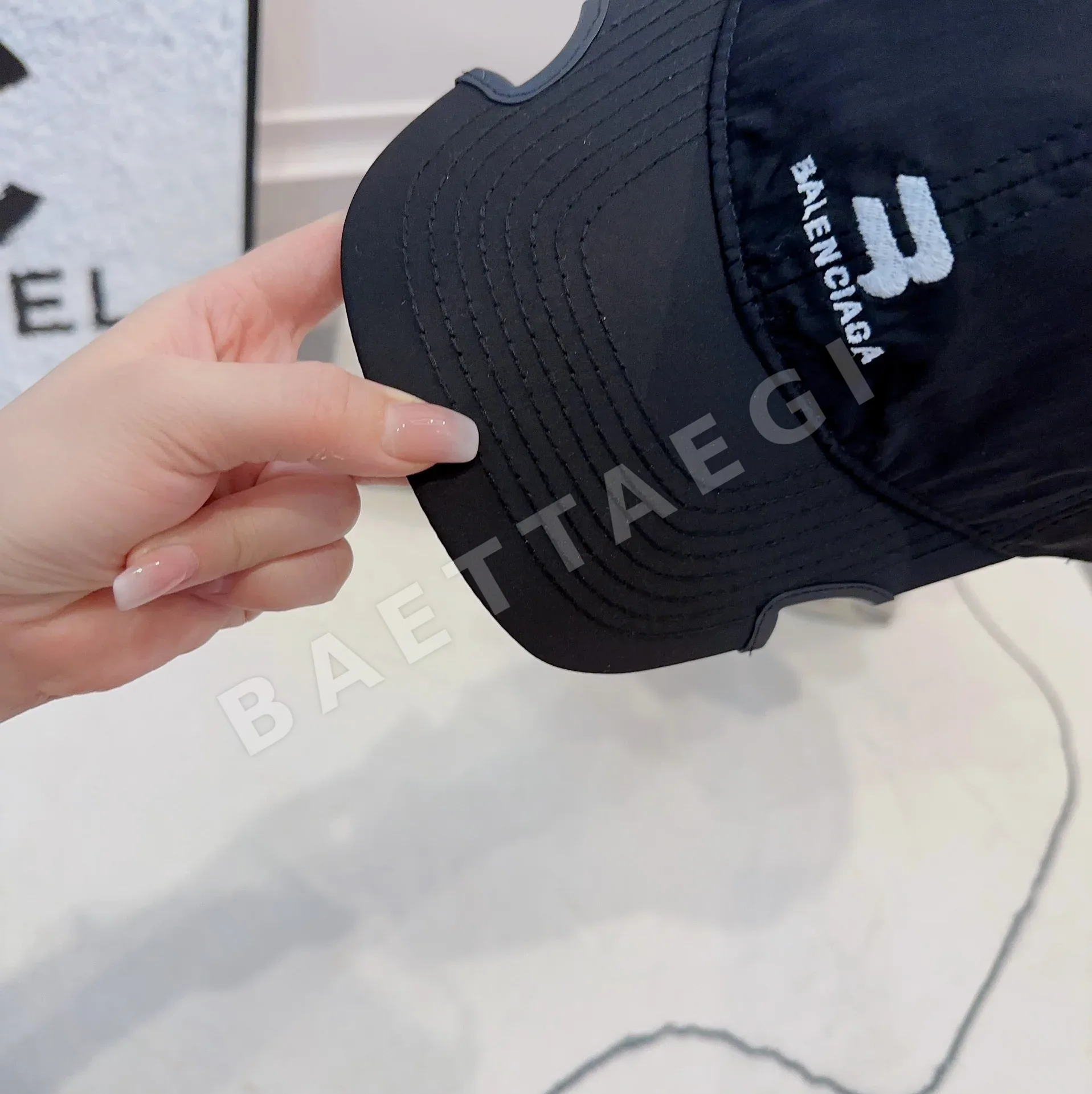 발렌시아가 컷팅 챙 베이스볼 모자 상세 이미지 4
