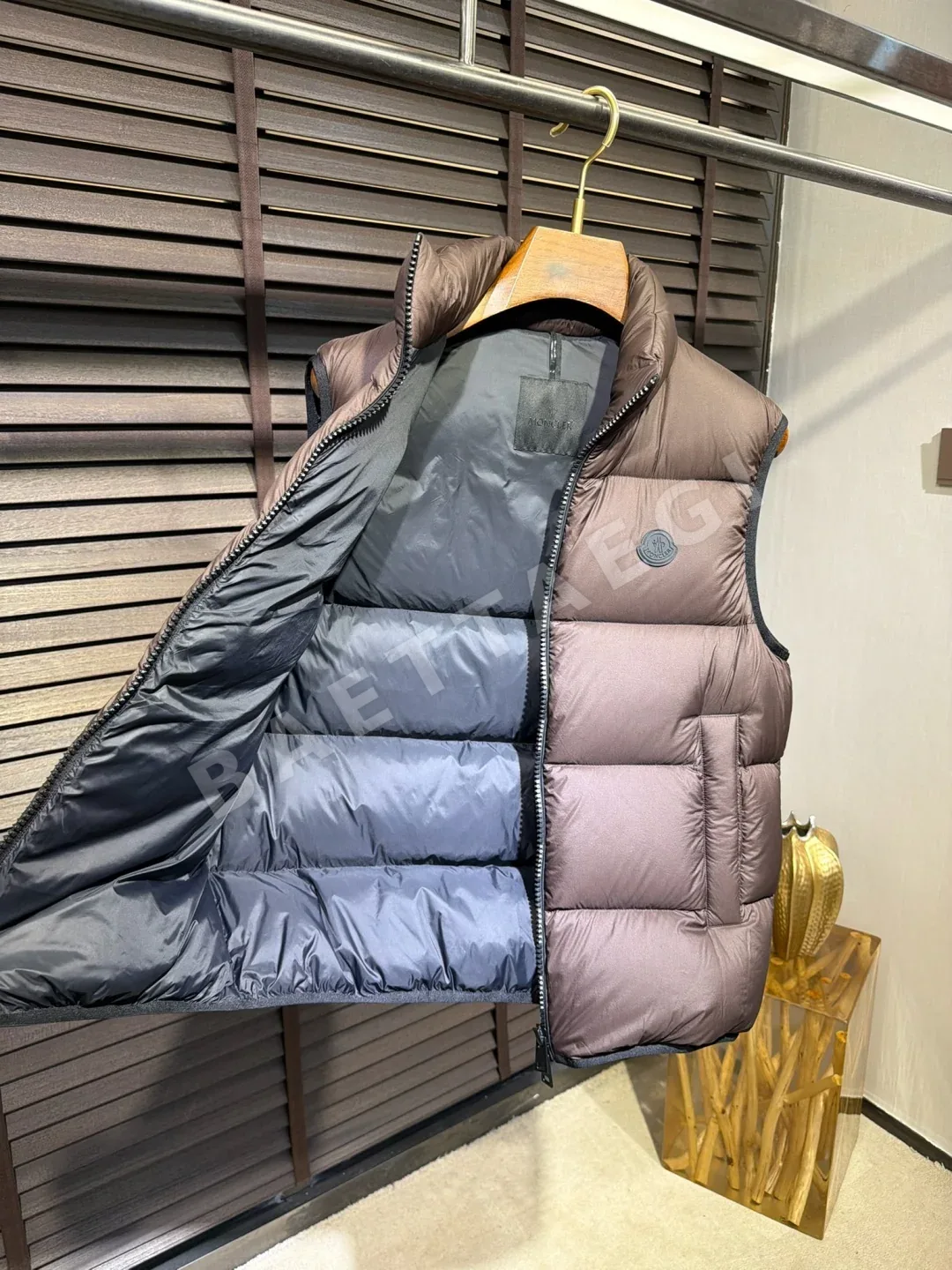 몽클레르 블랙커피블루 남성 다운 조끼 상세 이미지 8
