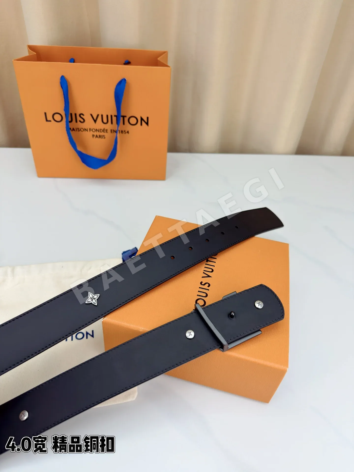 루이비통 디멘션 드리프트 플라워 스터드 리버시블 벨트 상세 이미지 6