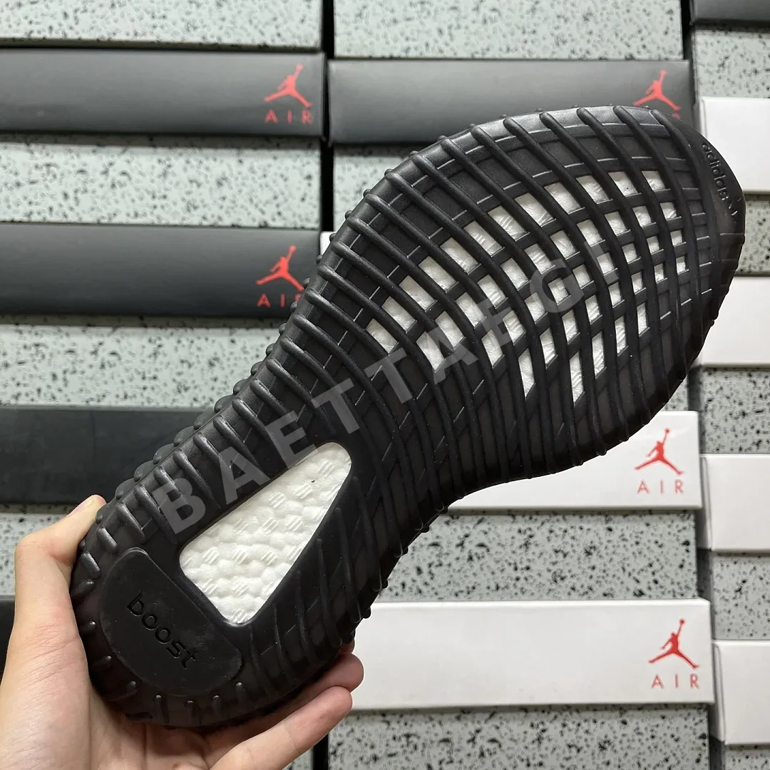 아디다스 [XQ] 이지 부스트 350 V2 CP9652 200789 Adidas Yeezy Boost 350 V2 Black Red 상세 이미지 7