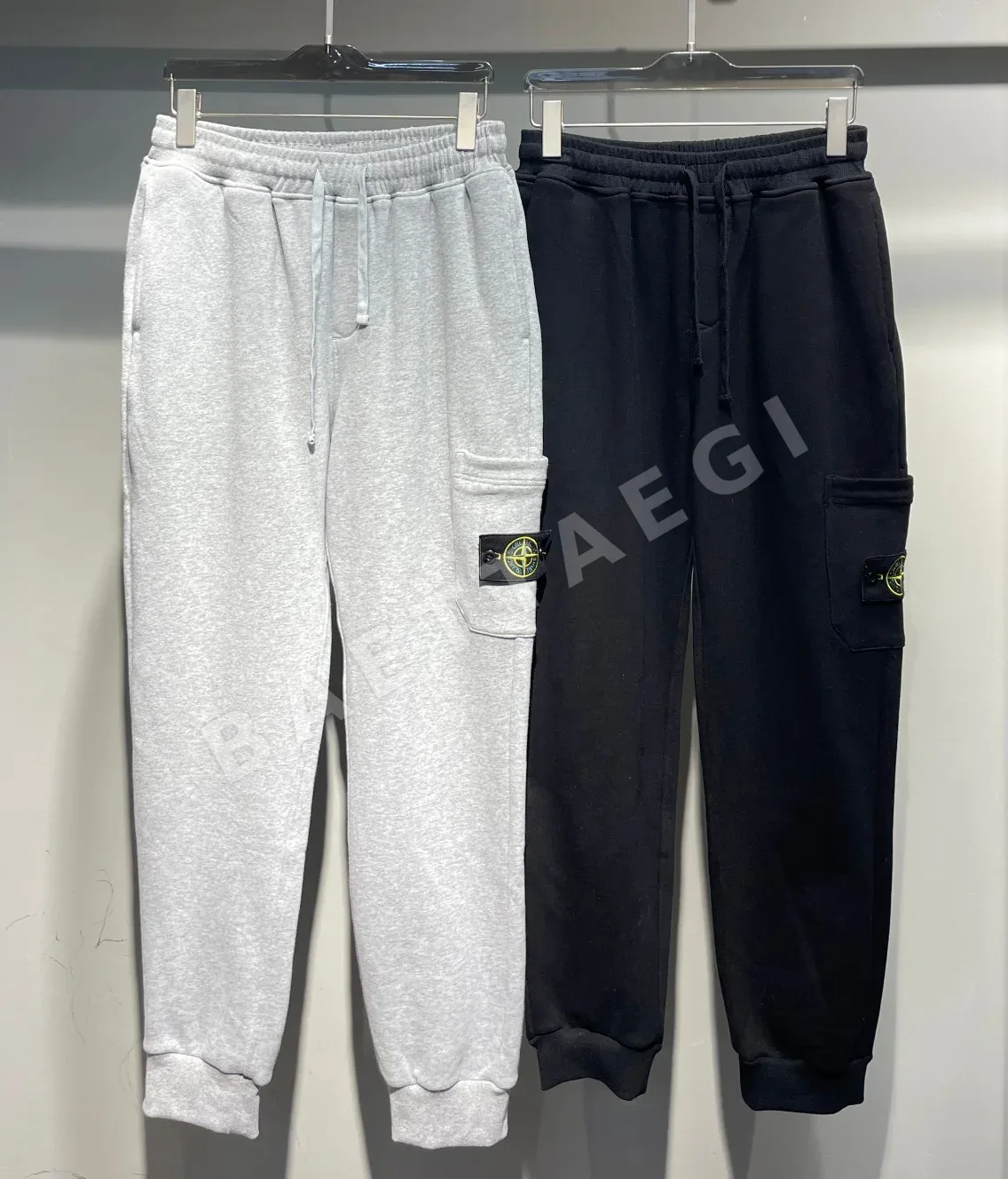 스톤아일랜드 플리스 안감 컴퍼스 배지 조거 팬츠 51397