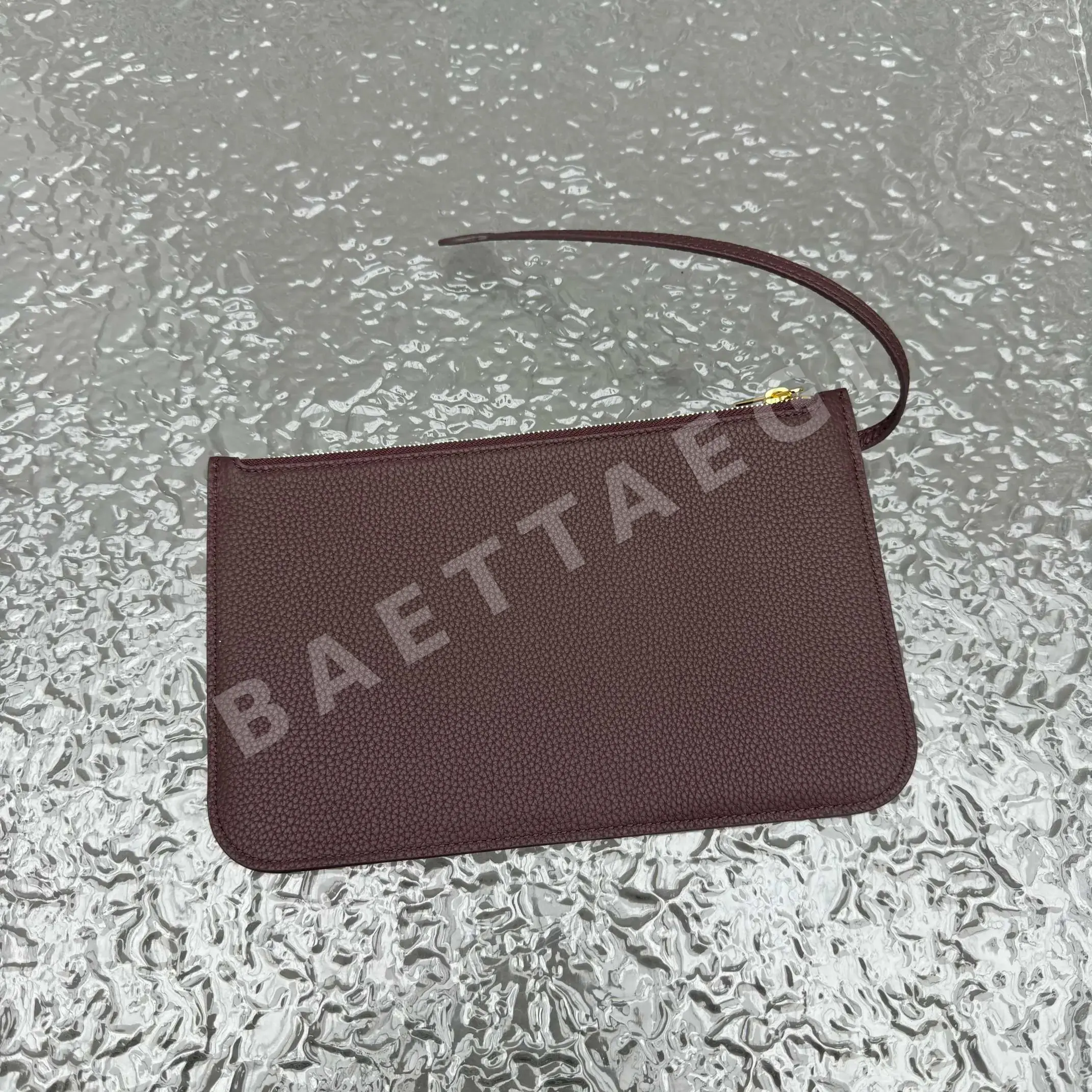 로로피아나 그레인 카프스킨 토트백 상세 이미지 16