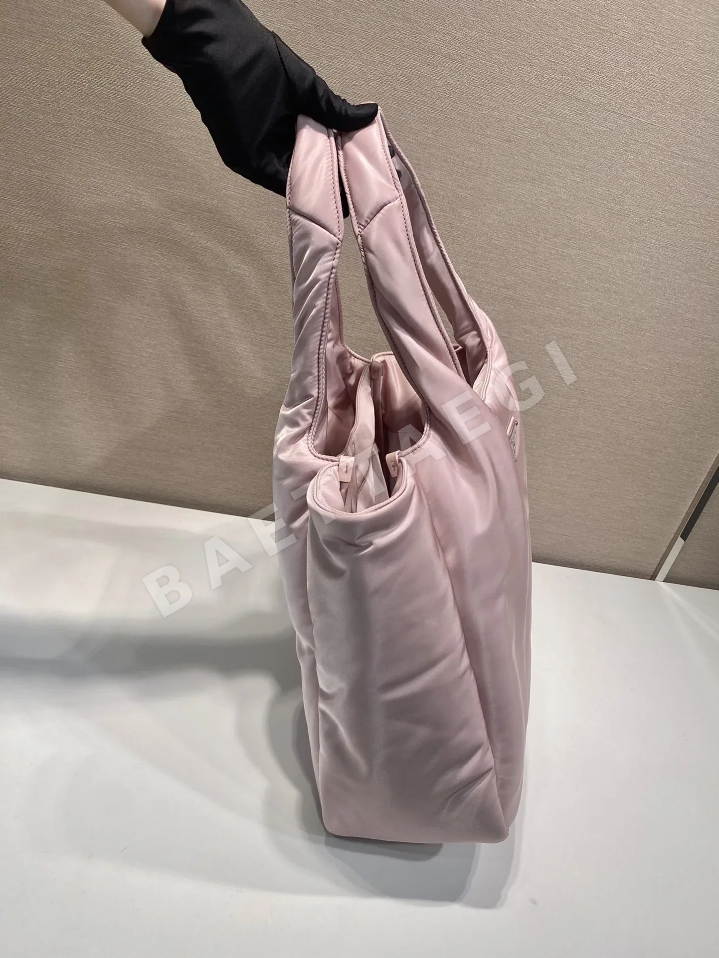 프라다 나일론 특대 더블 핸들 토트백 1BG449 상세 이미지 5