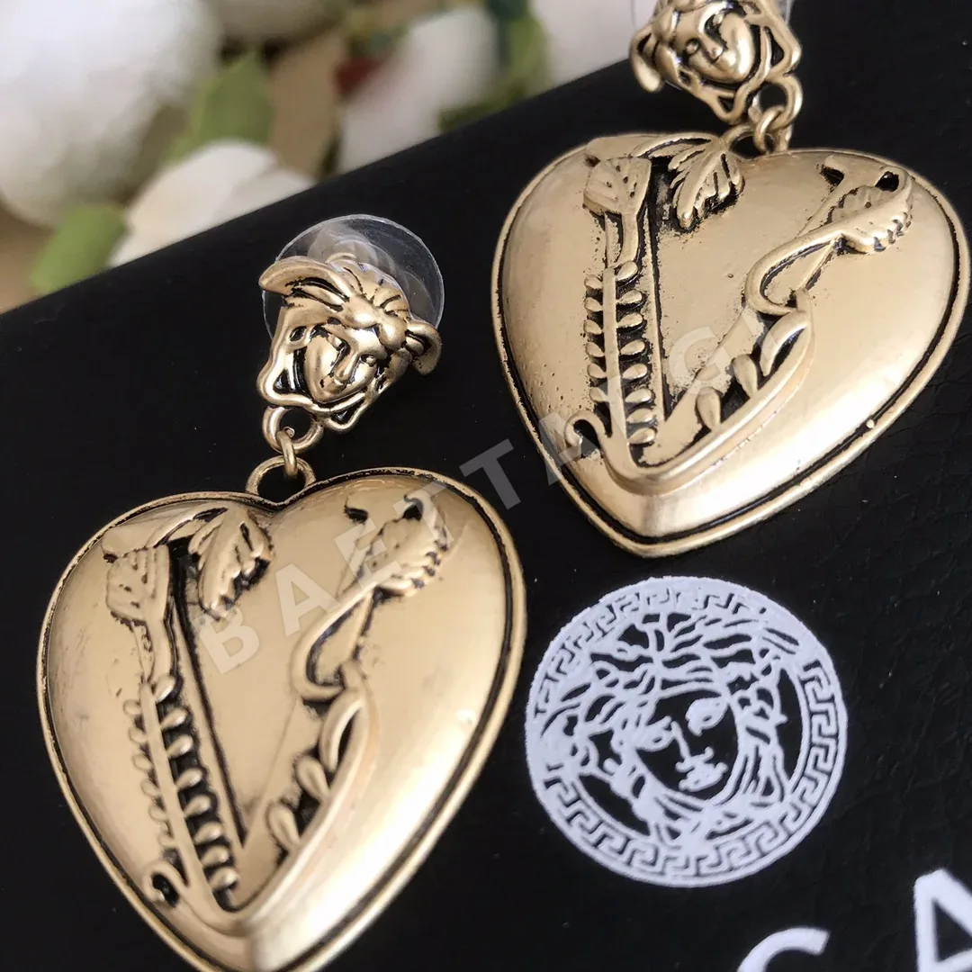 베르사체 귀걸이 63387 Versace Earrings 상세 이미지 4