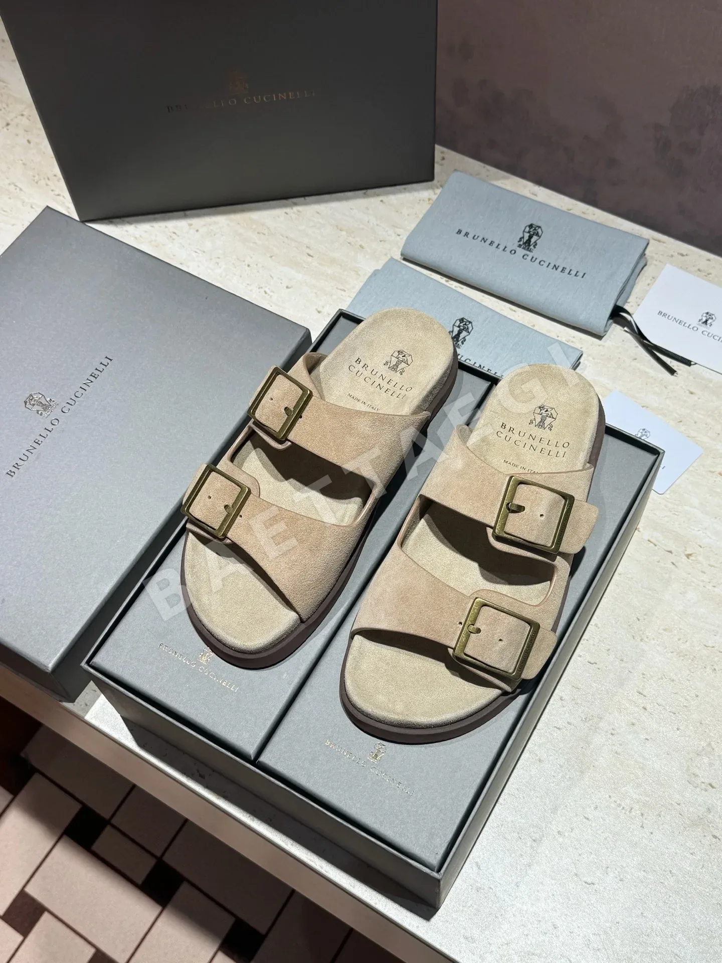 브루넬로쿠치넬리 남성 스웨이드 비치샌들 상세 이미지 4