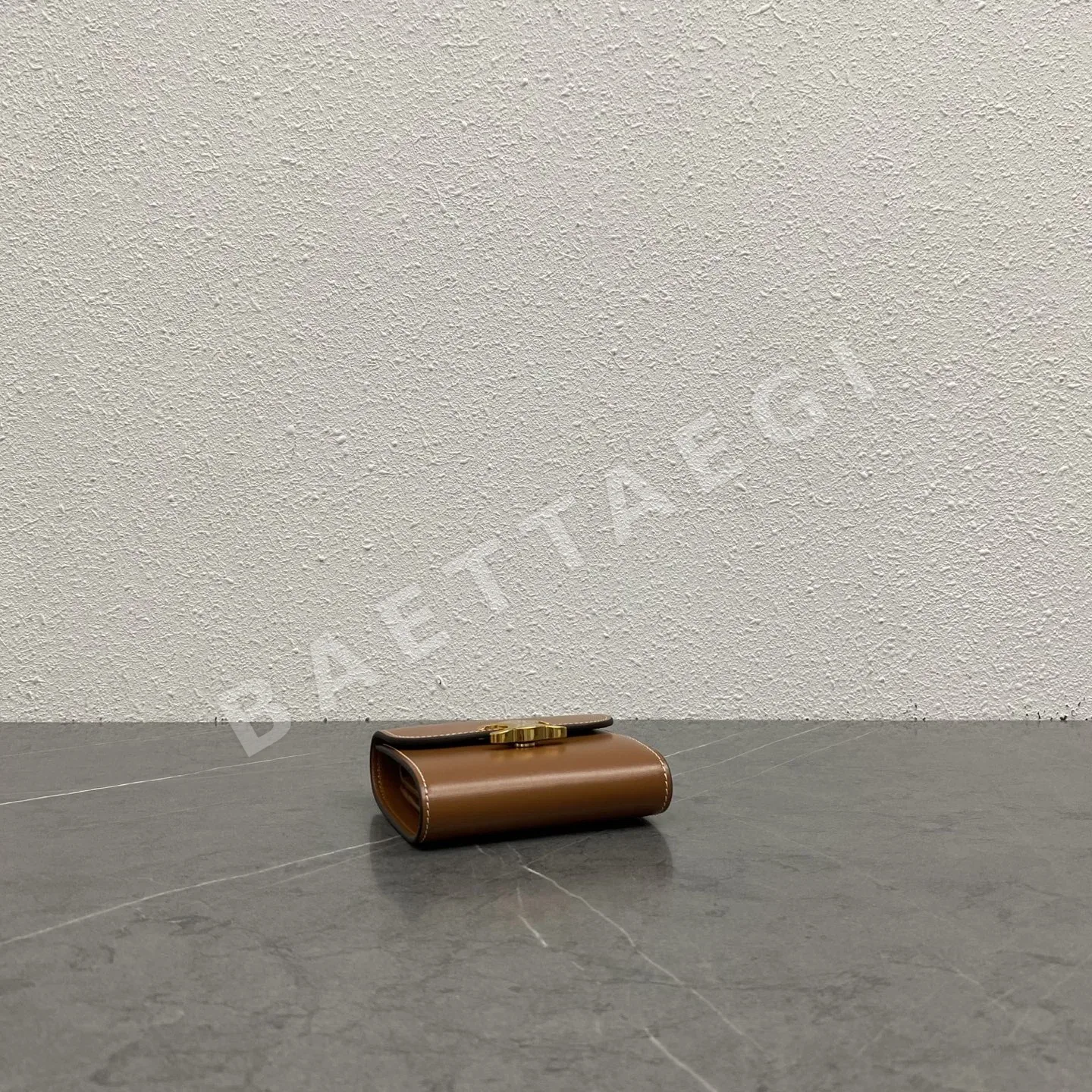 셀린느 황갈색 가죽 지갑 상세 이미지 4
