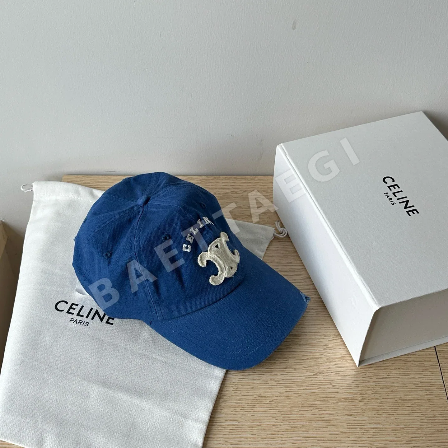 셀린느 개선문 자수 워시드 베이스볼캡 상세 이미지 3