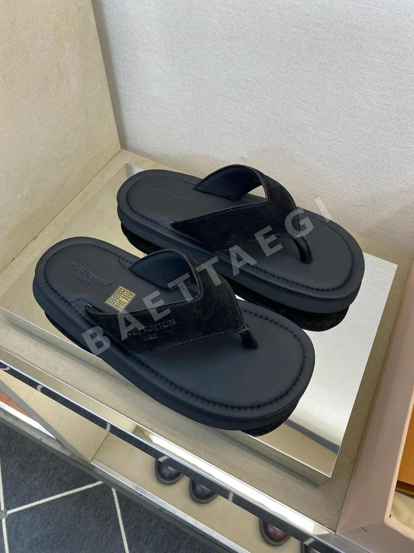 루이비통 송아지가죽 남성 슬리퍼 상세 이미지 3