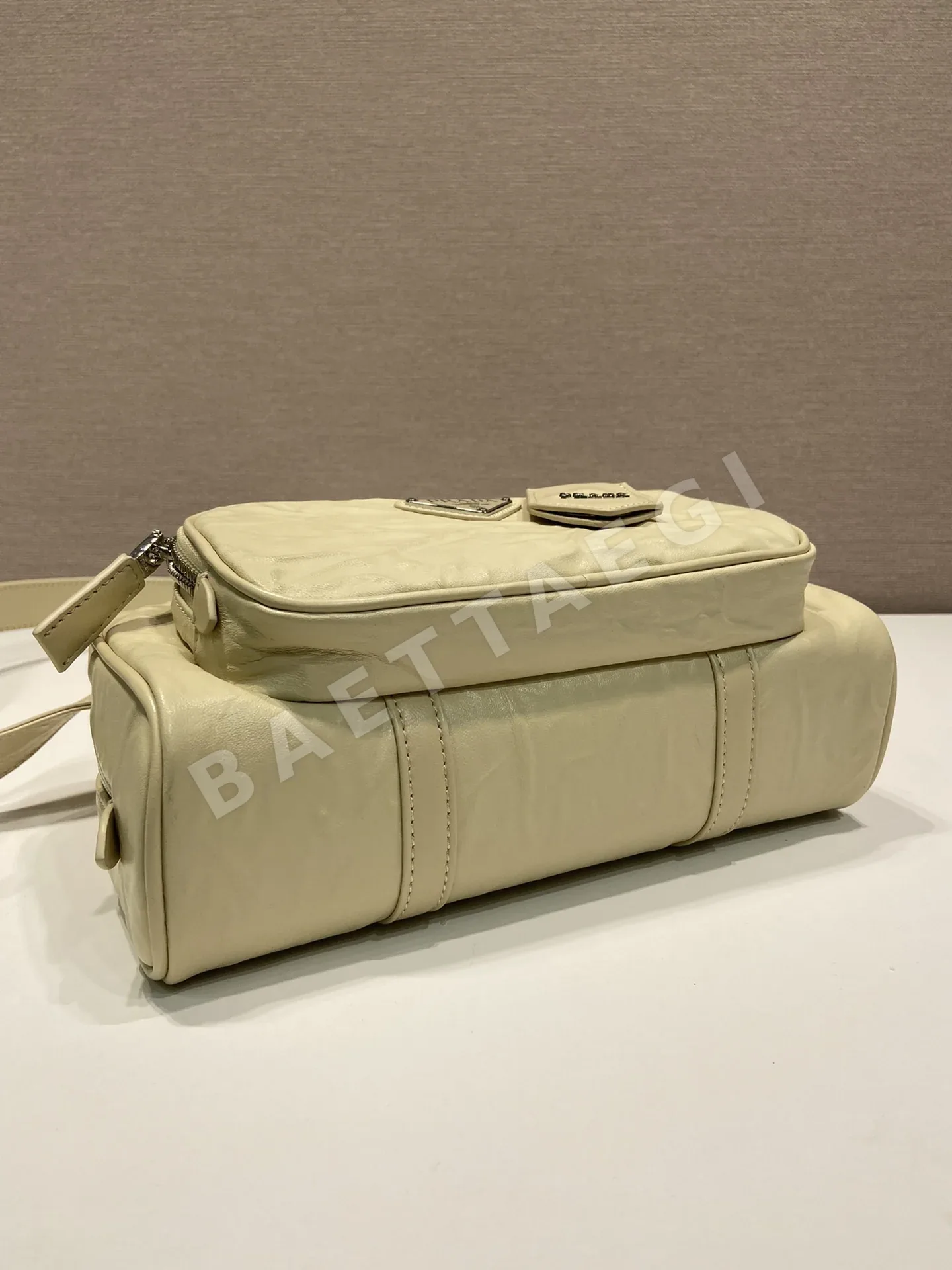프라다 램스킨 주름 보스턴백 1BB099 상세 이미지 5