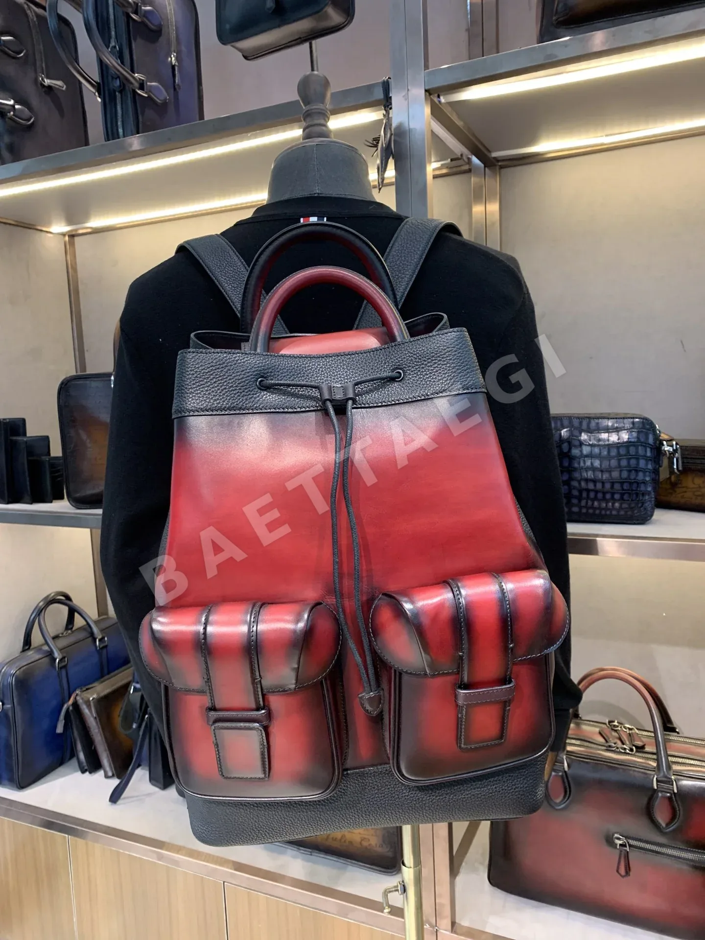 벨루티 카프스킨 백팩 상세 이미지 1