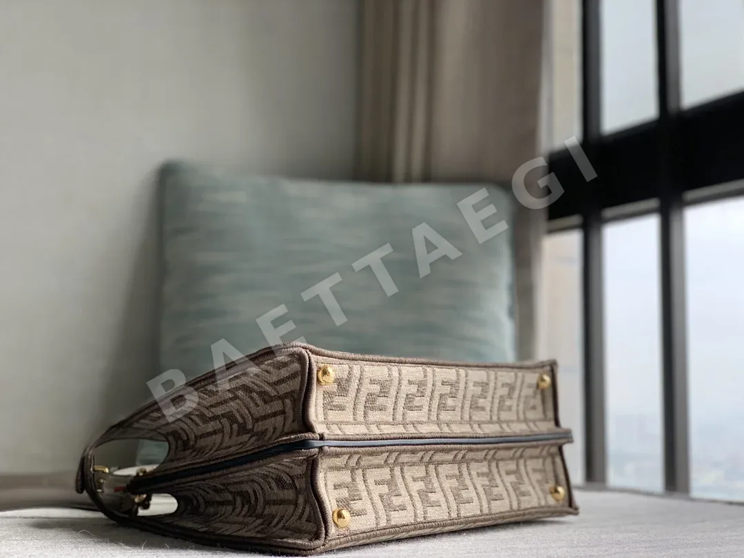 펜디 피카부 아이시유 미디엄 핸드백 상세 이미지 4