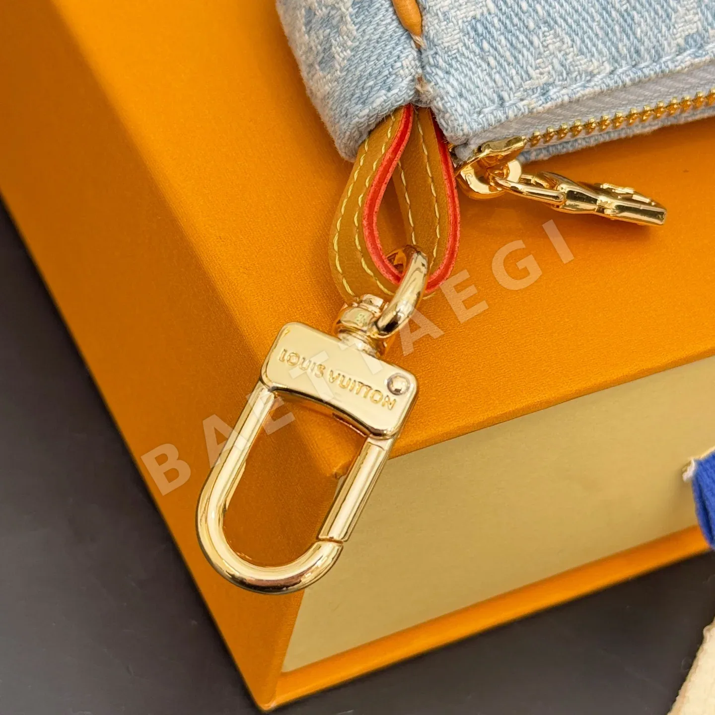 루이비통 LV xTM 마이크로 포셰트 키링 상세 이미지 9